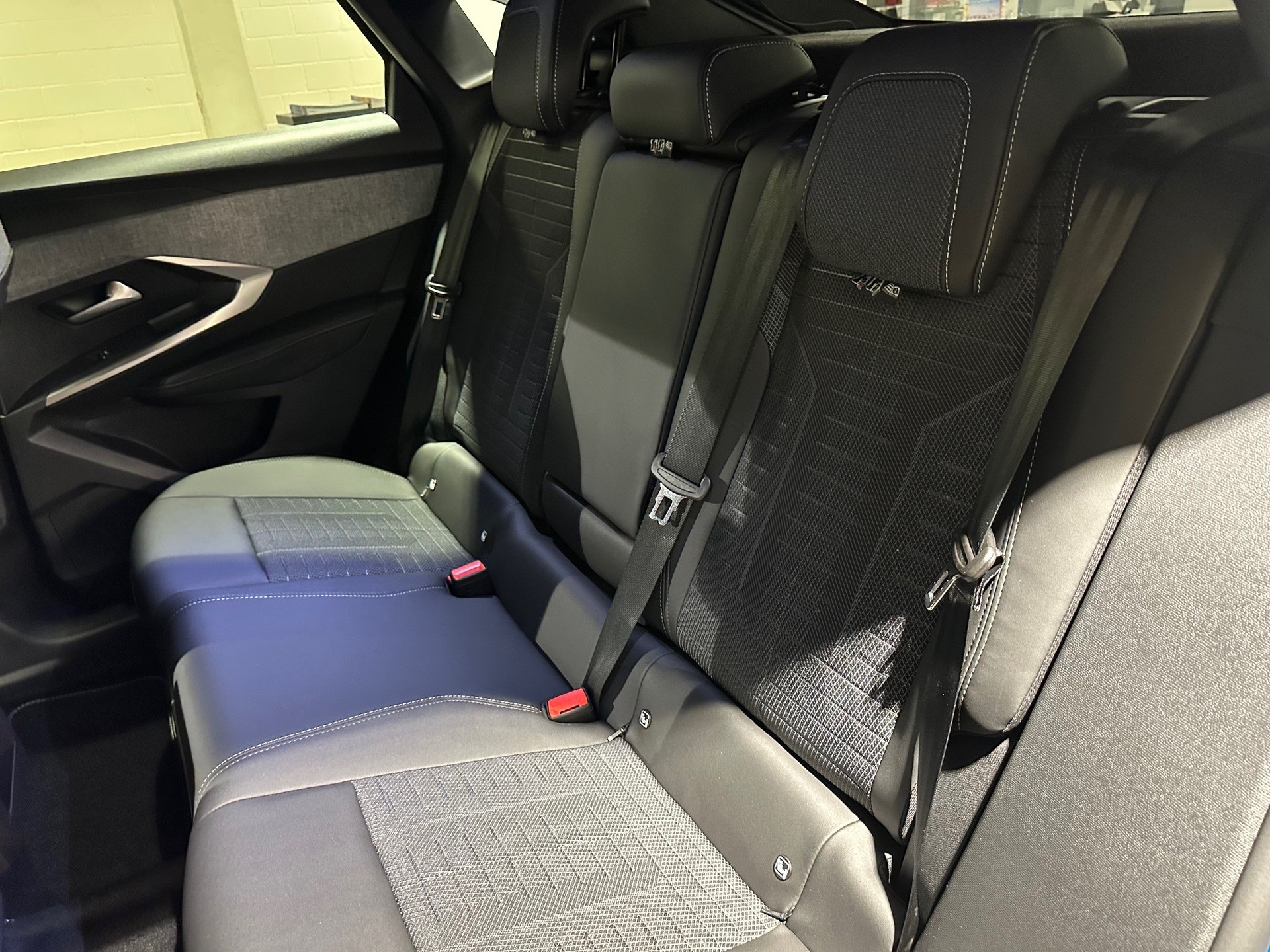 PEUGEOT 3008 1.2 Hybrid GT-image-7