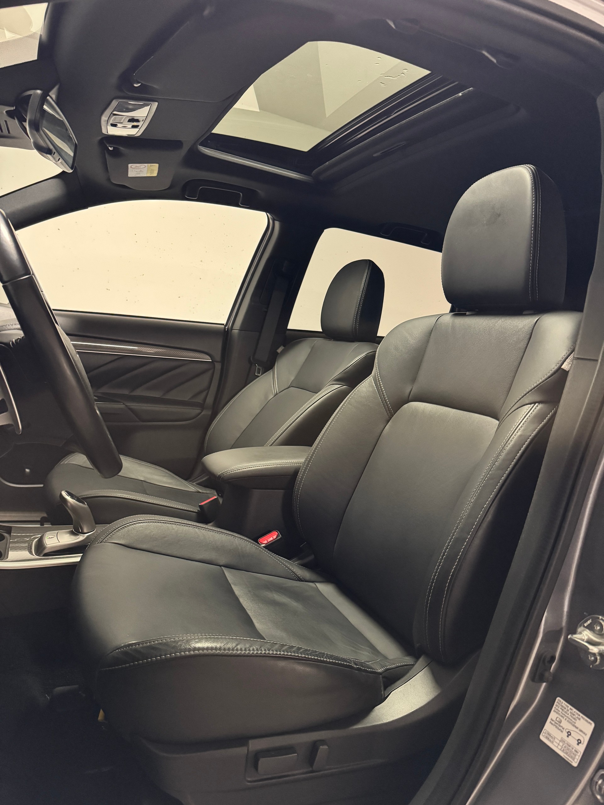 MITSUBISHI Outlander 2.4 PHEV Diamond 4WD Automatic-image-7