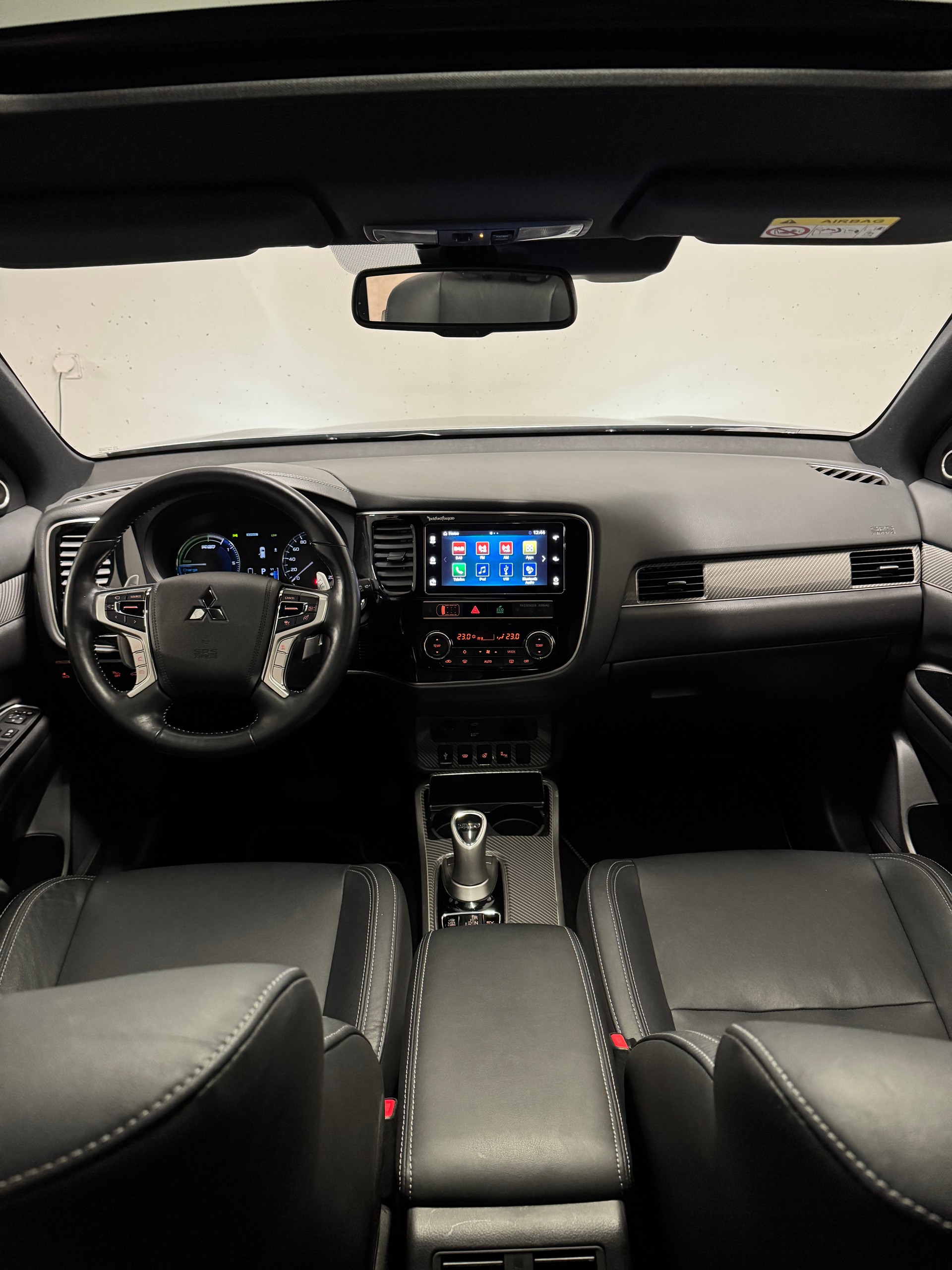MITSUBISHI Outlander 2.4 PHEV Diamond 4WD Automatic-image-9