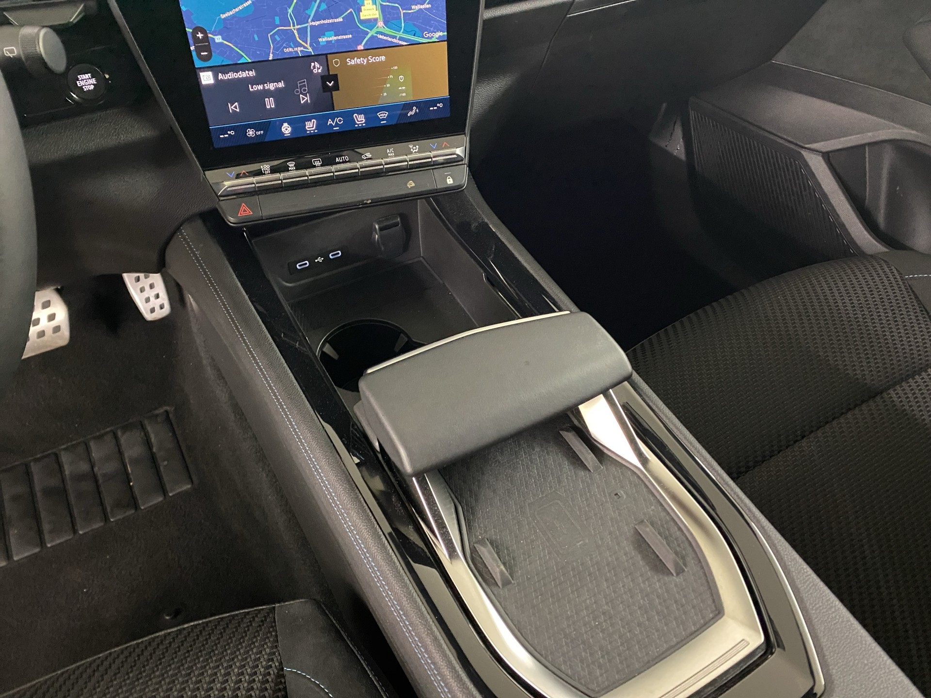 RENAULT Espace 1.2 E-Tech 200 Esprit Alpine 5-Sitze-image-9
