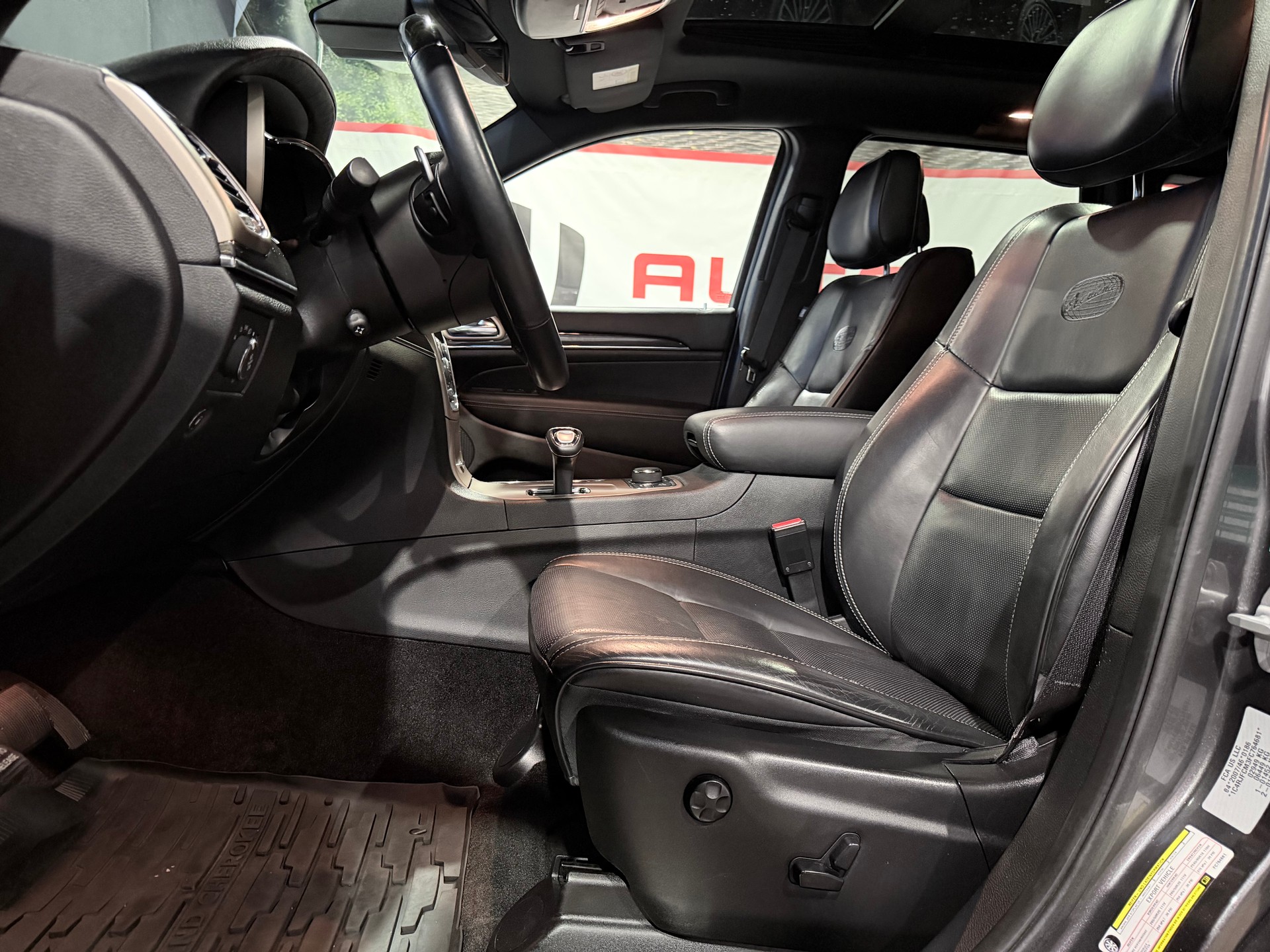 JEEP Grand Cherokee 3.0 CRD Overland Automatic-image-10