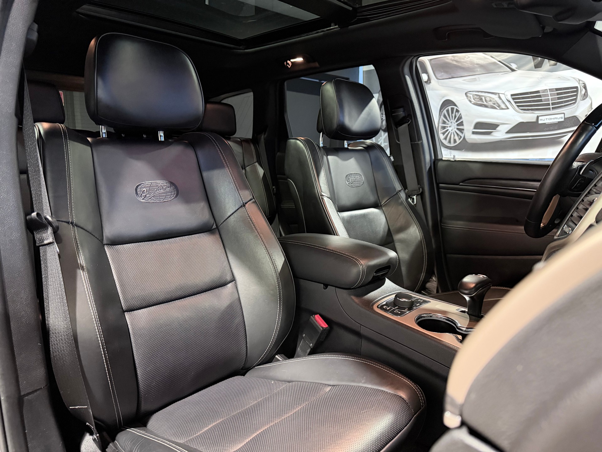 JEEP Grand Cherokee 3.0 CRD Overland Automatic-image-11
