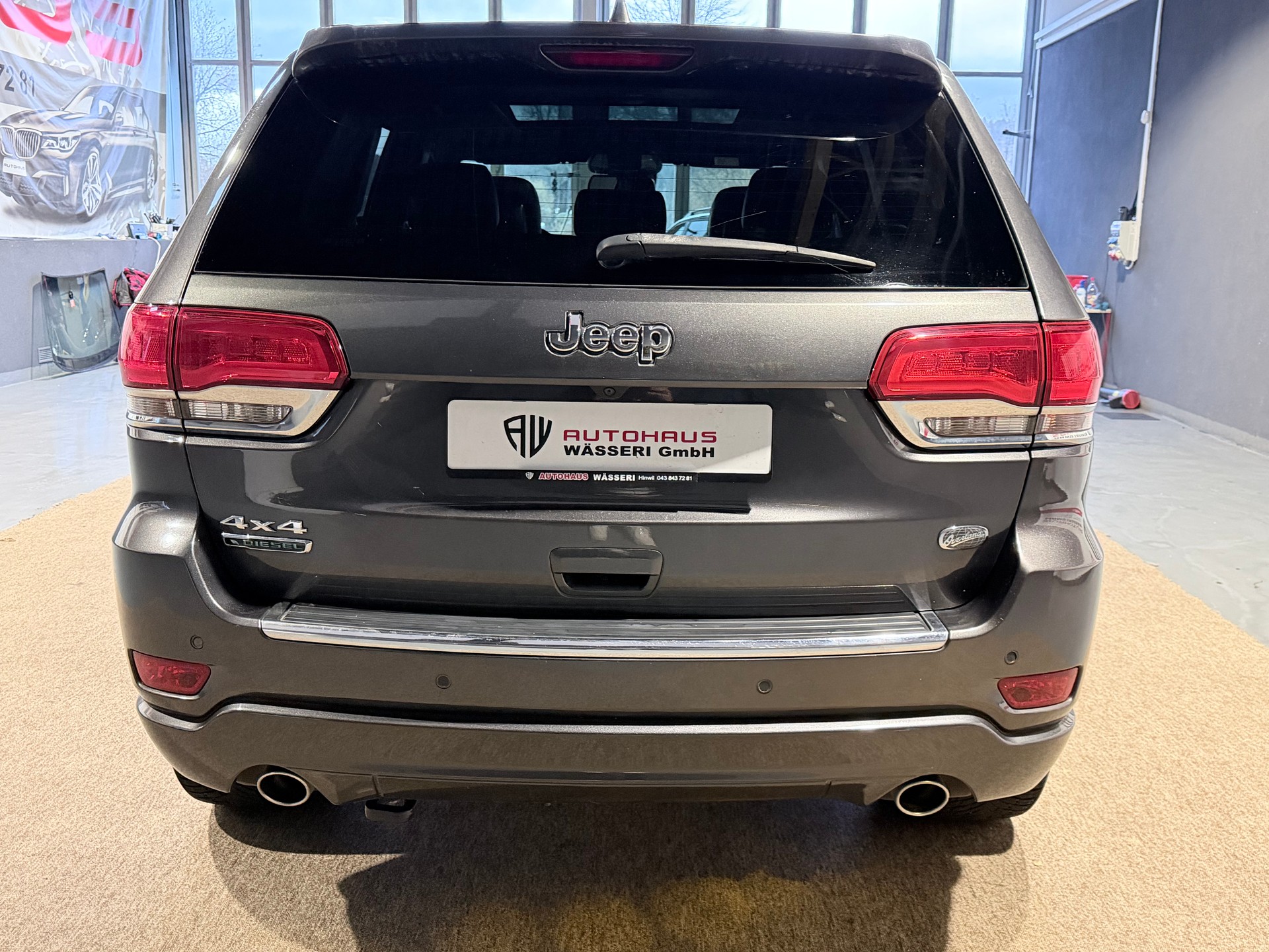 JEEP Grand Cherokee 3.0 CRD Overland Automatic-image-3