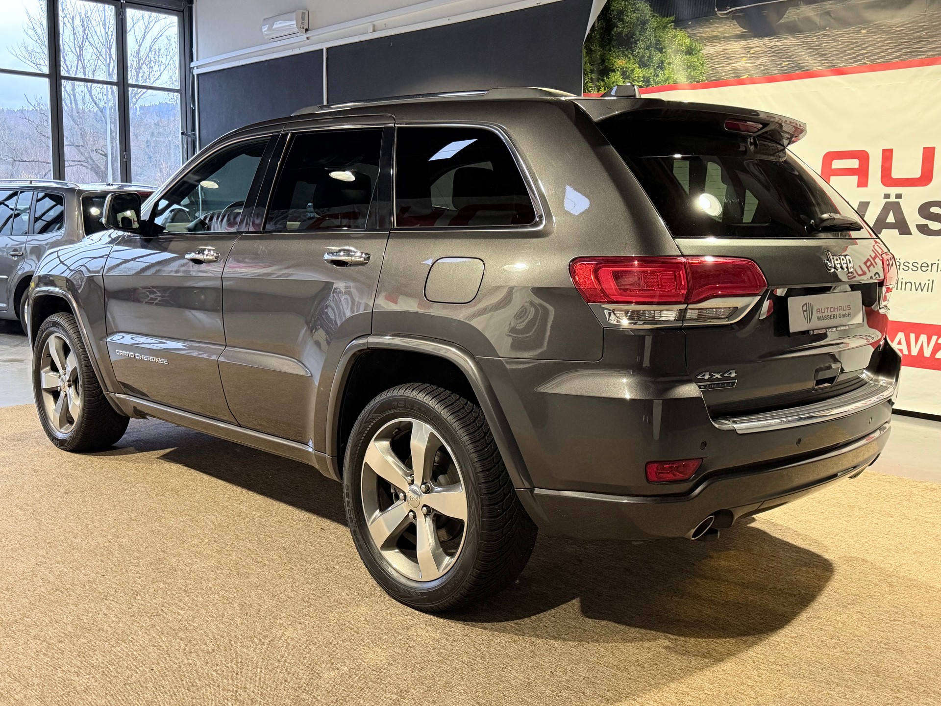 JEEP Grand Cherokee 3.0 CRD Overland Automatic-image-4