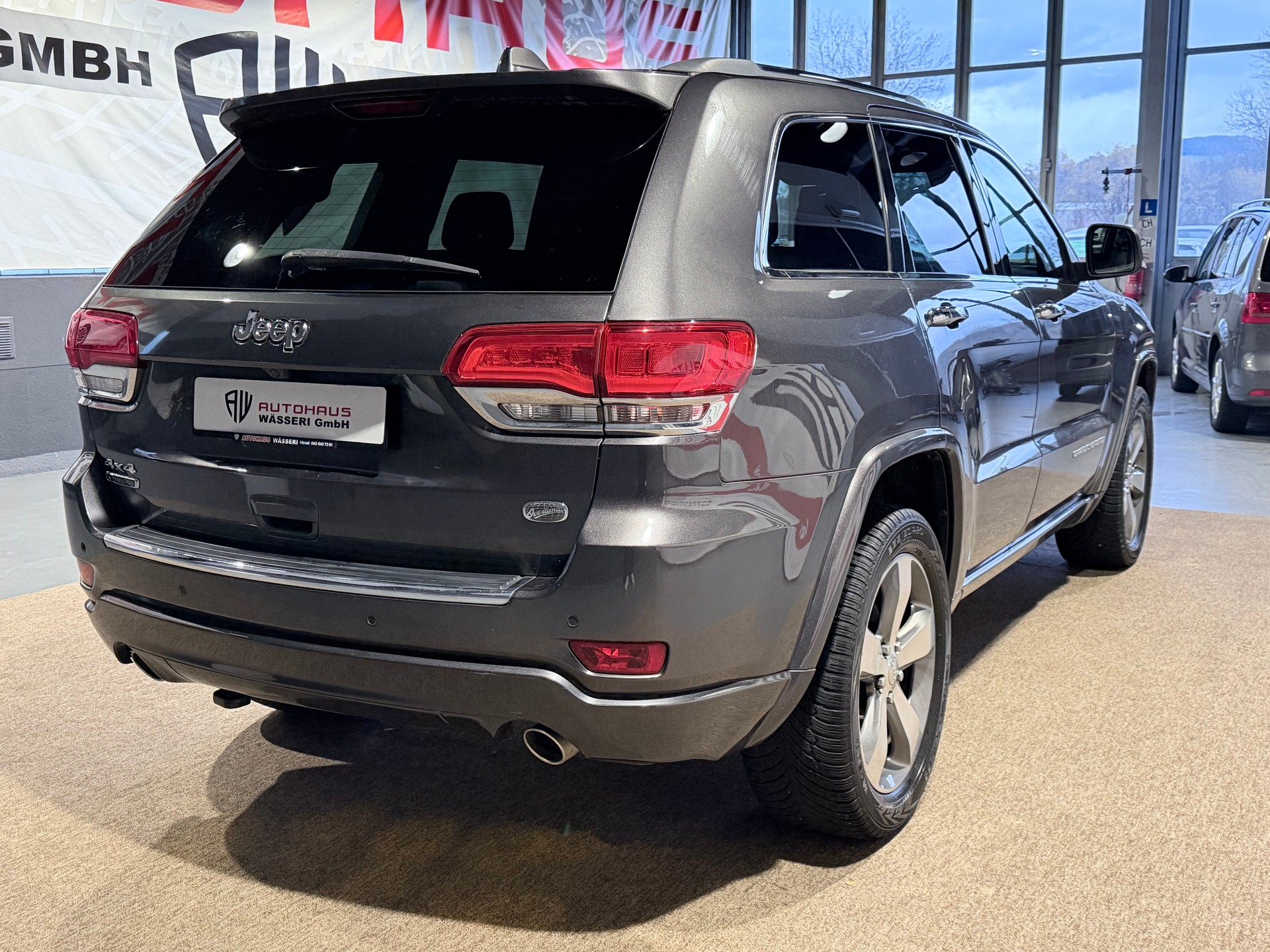 JEEP Grand Cherokee 3.0 CRD Overland Automatic-image-2