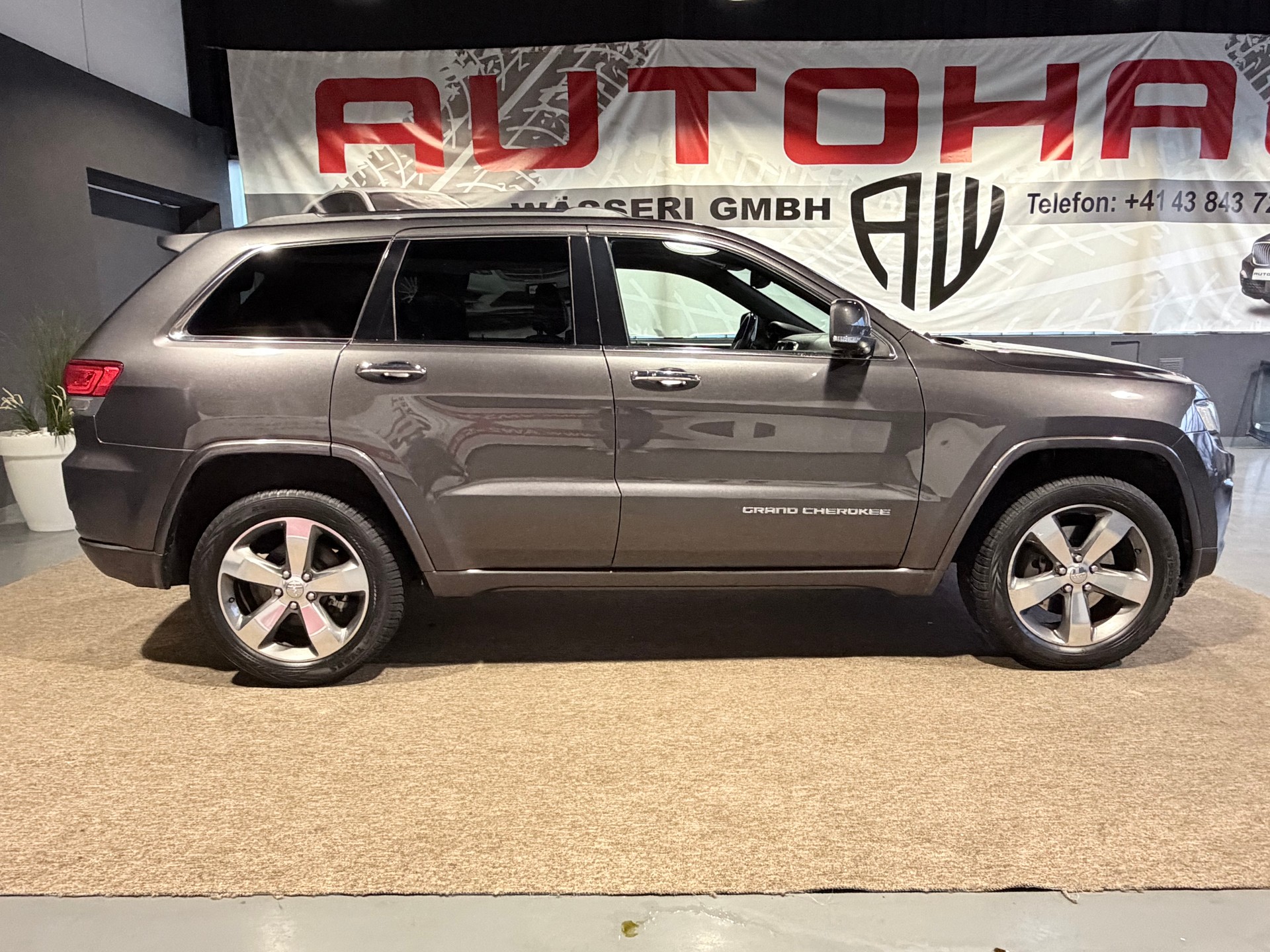 JEEP Grand Cherokee 3.0 CRD Overland Automatic-image-1