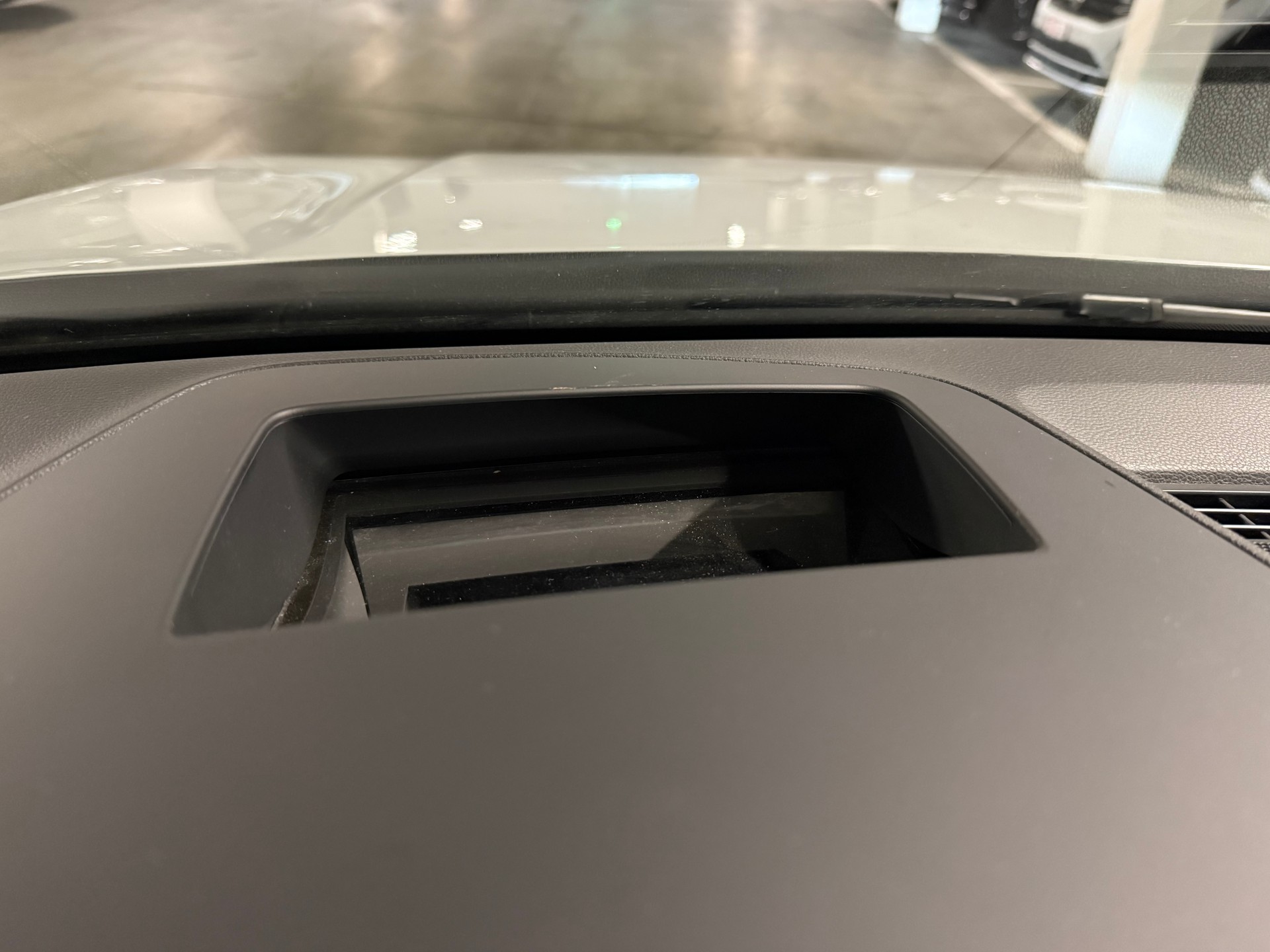 VW Golf 1.0 eTSI mHEV ACTLife DSG RF Kamera, Ambiente Beleuchtung-image-12