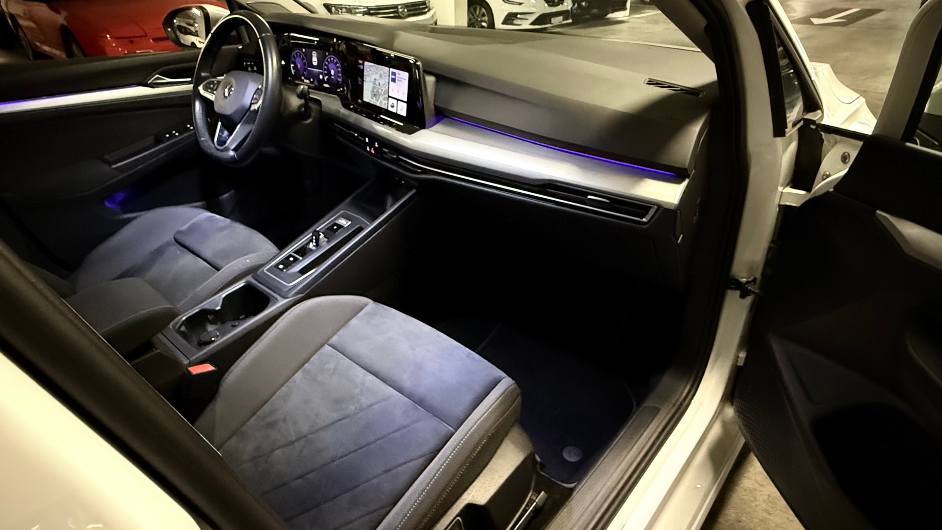 VW Golf 1.0 eTSI mHEV ACTLife DSG RF Kamera, Ambiente Beleuchtung-image-7