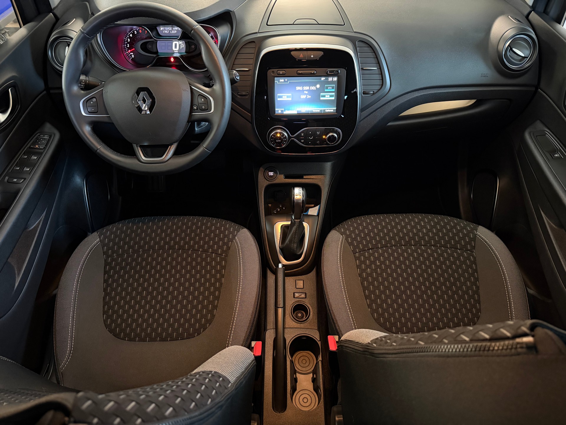 RENAULT Captur 1.2 T 16V Intens EDC-image-8