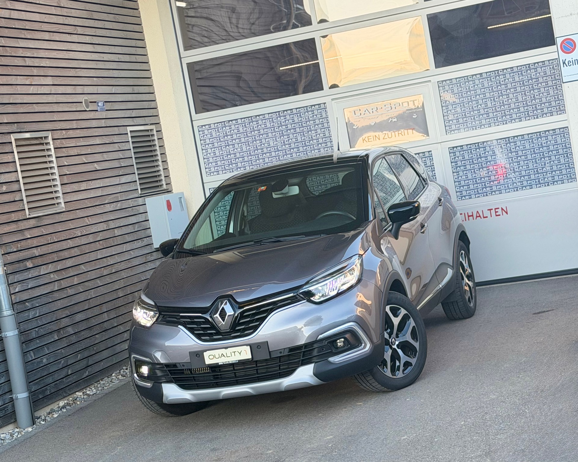 RENAULT Captur 1.2 T 16V Intens EDC