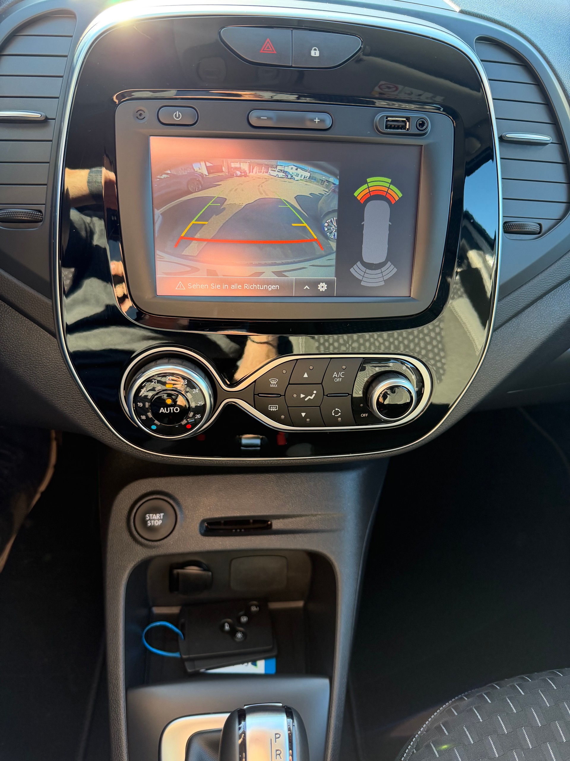 RENAULT Captur 1.2 T 16V Intens EDC-image-10