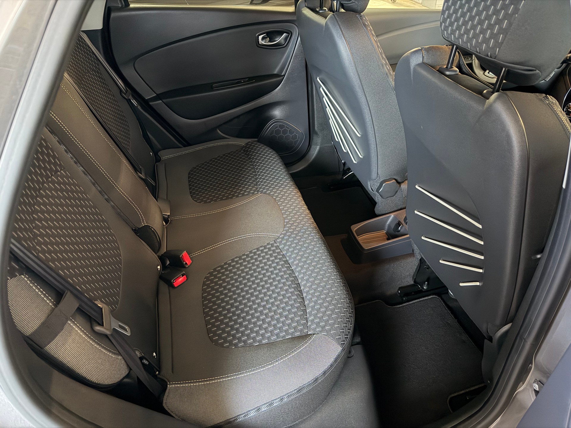 RENAULT Captur 1.2 T 16V Intens EDC-image-20