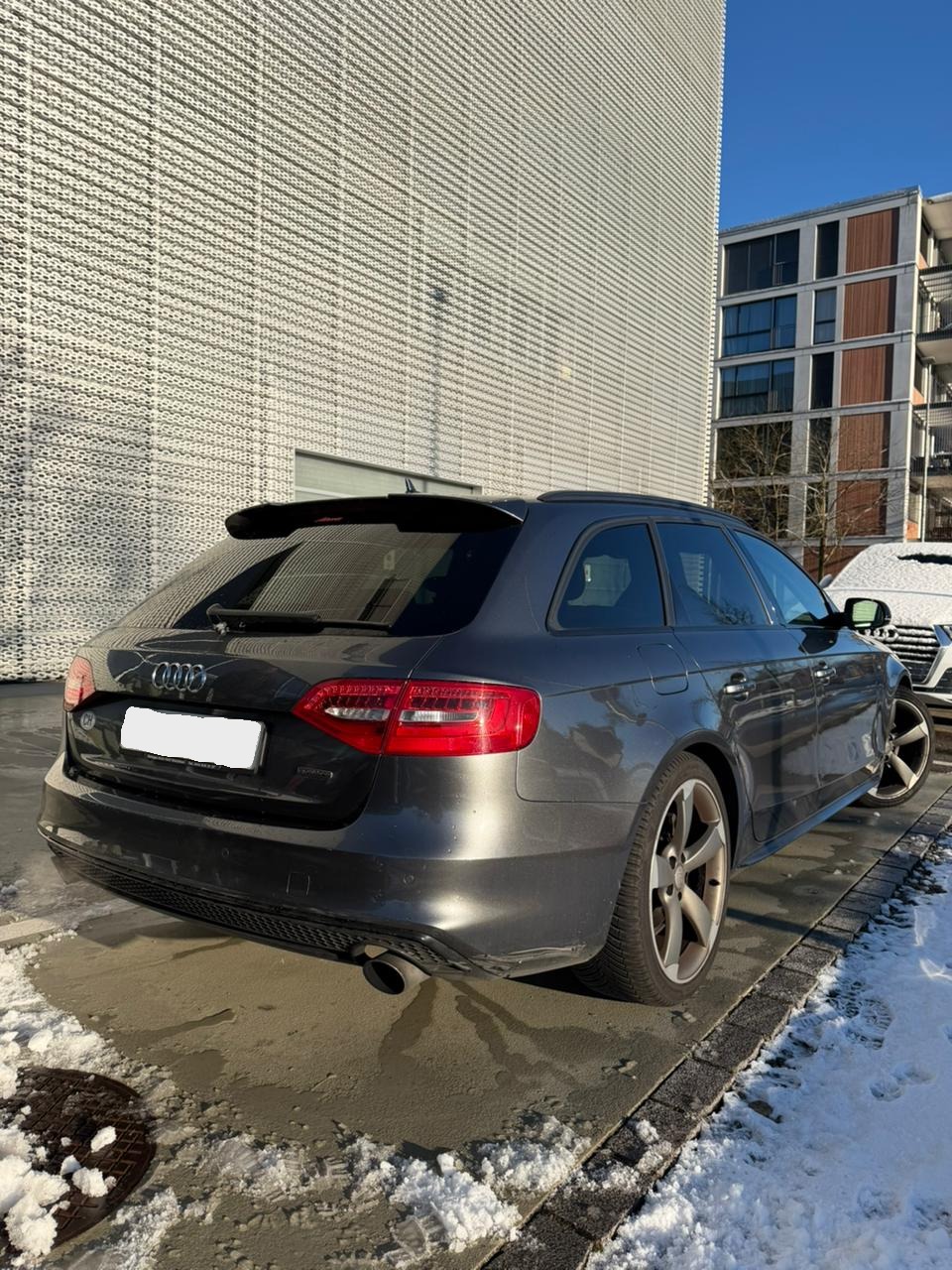 AUDI Avant 2.0 TFSI Quattro S-line-image-1