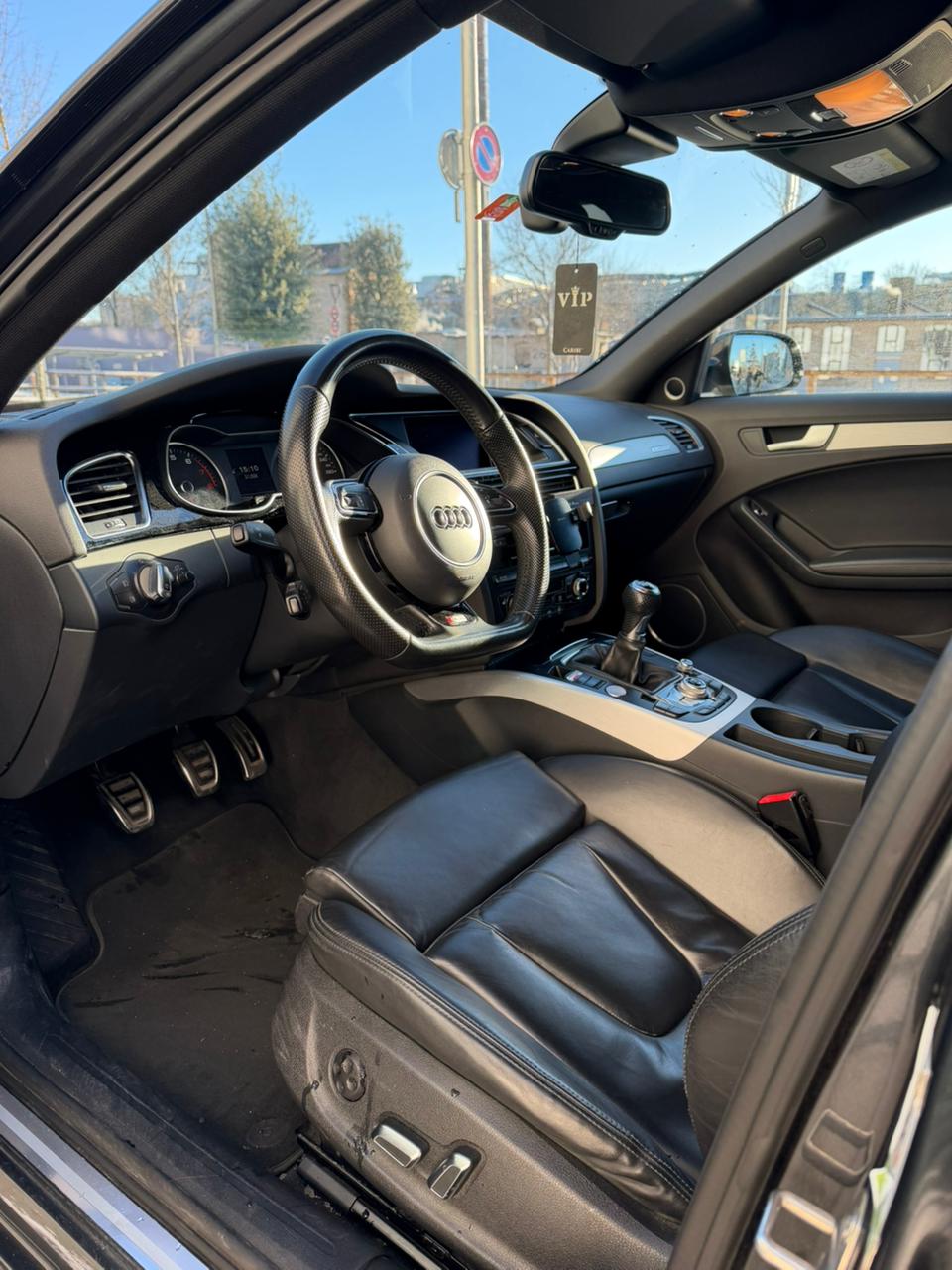 AUDI Avant 2.0 TFSI Quattro S-line-image-2