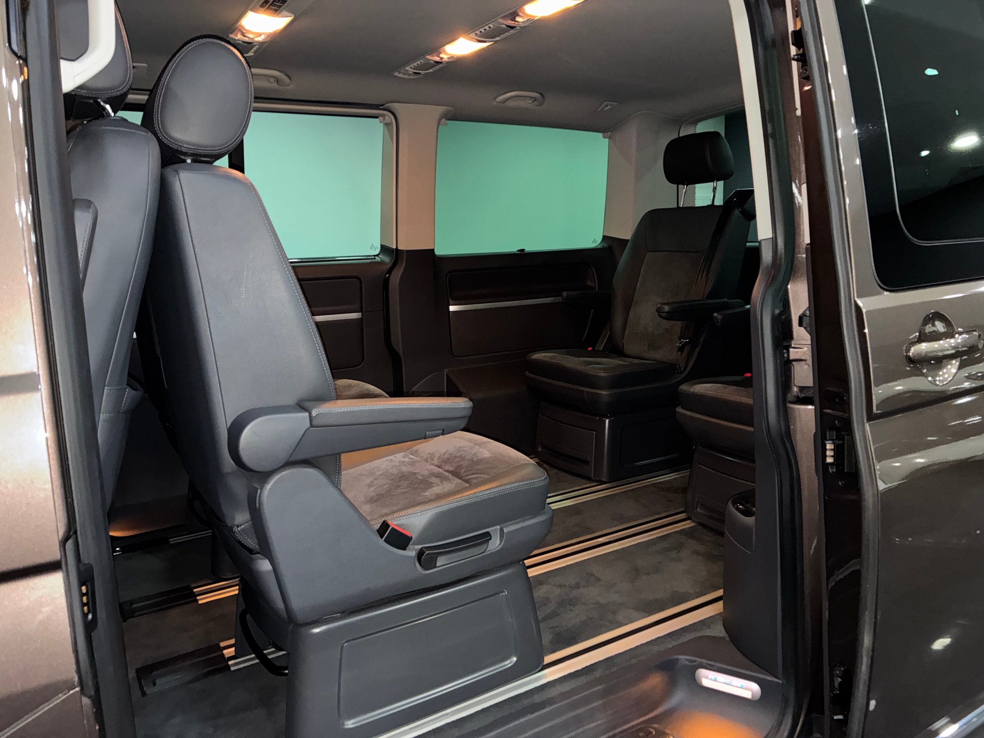 VW T5 Multivan 2.0 Bi-TDI CR Highline DSG-image-13