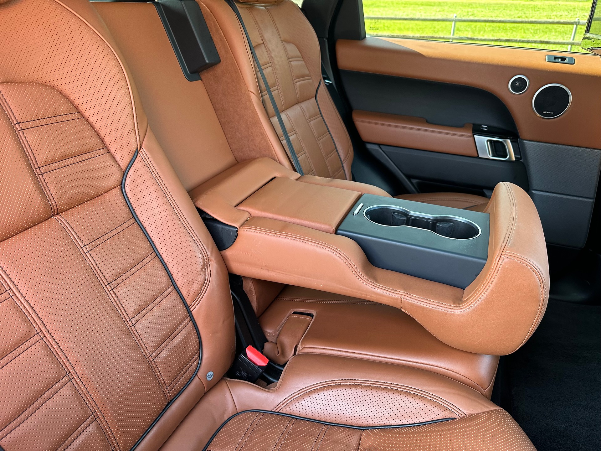 LAND ROVER Range Rover Sport 4.4 SDV8 Autobiography Automatic-image-12