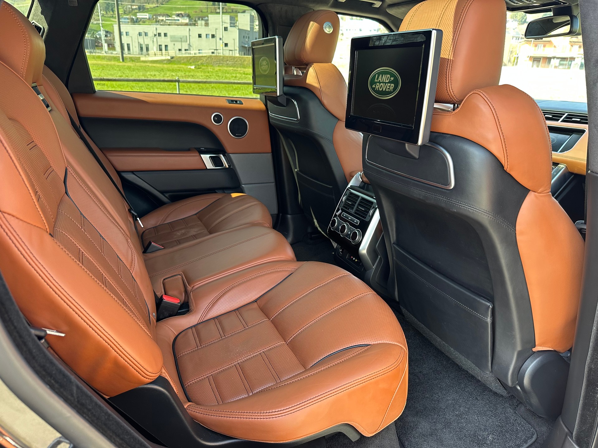 LAND ROVER Range Rover Sport 4.4 SDV8 Autobiography Automatic-image-10