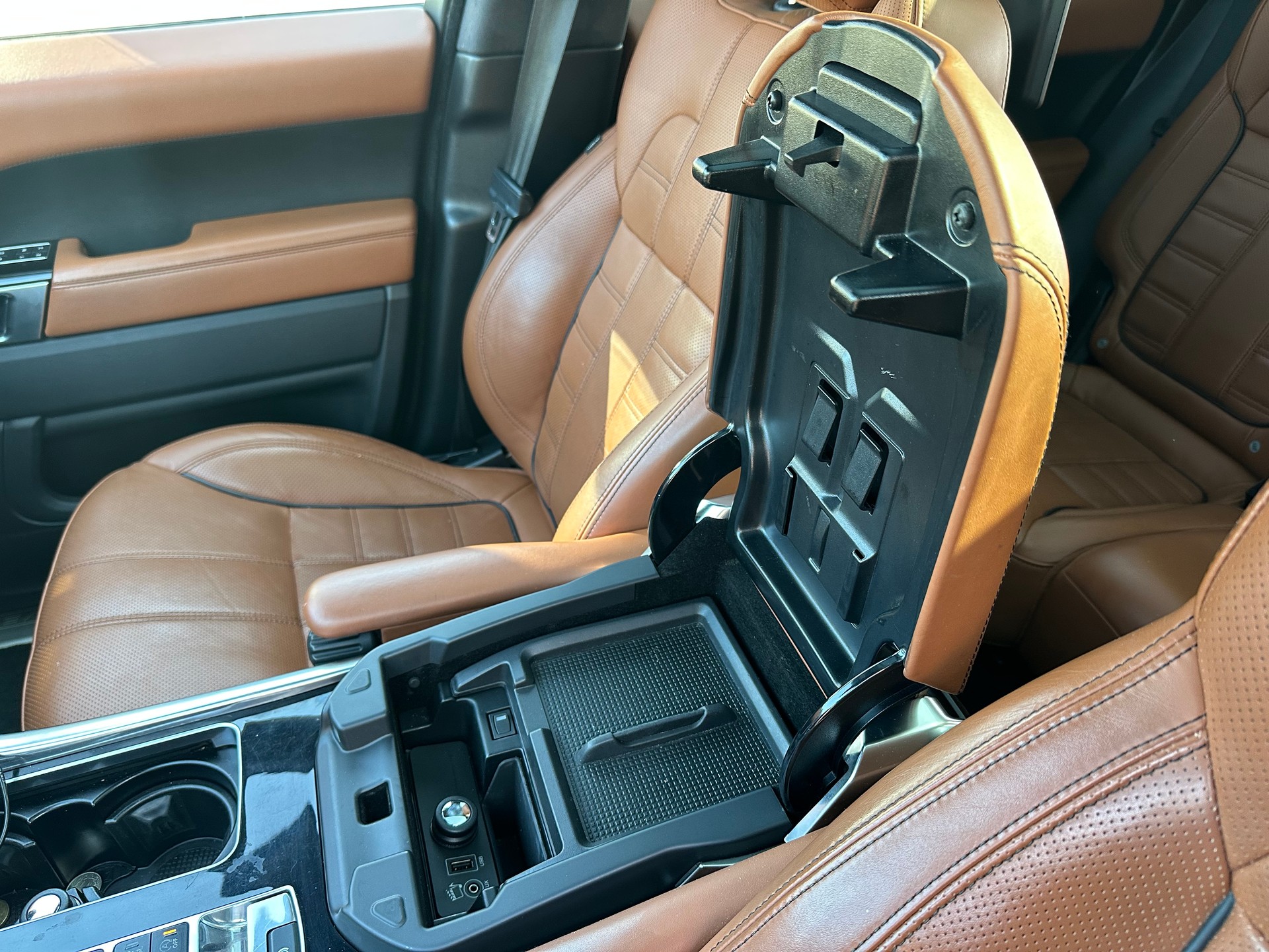 LAND ROVER Range Rover Sport 4.4 SDV8 Autobiography Automatic-image-15