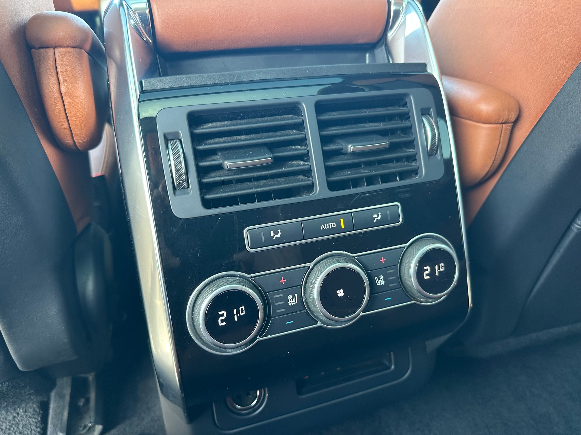 LAND ROVER Range Rover Sport 4.4 SDV8 Autobiography Automatic-image-17