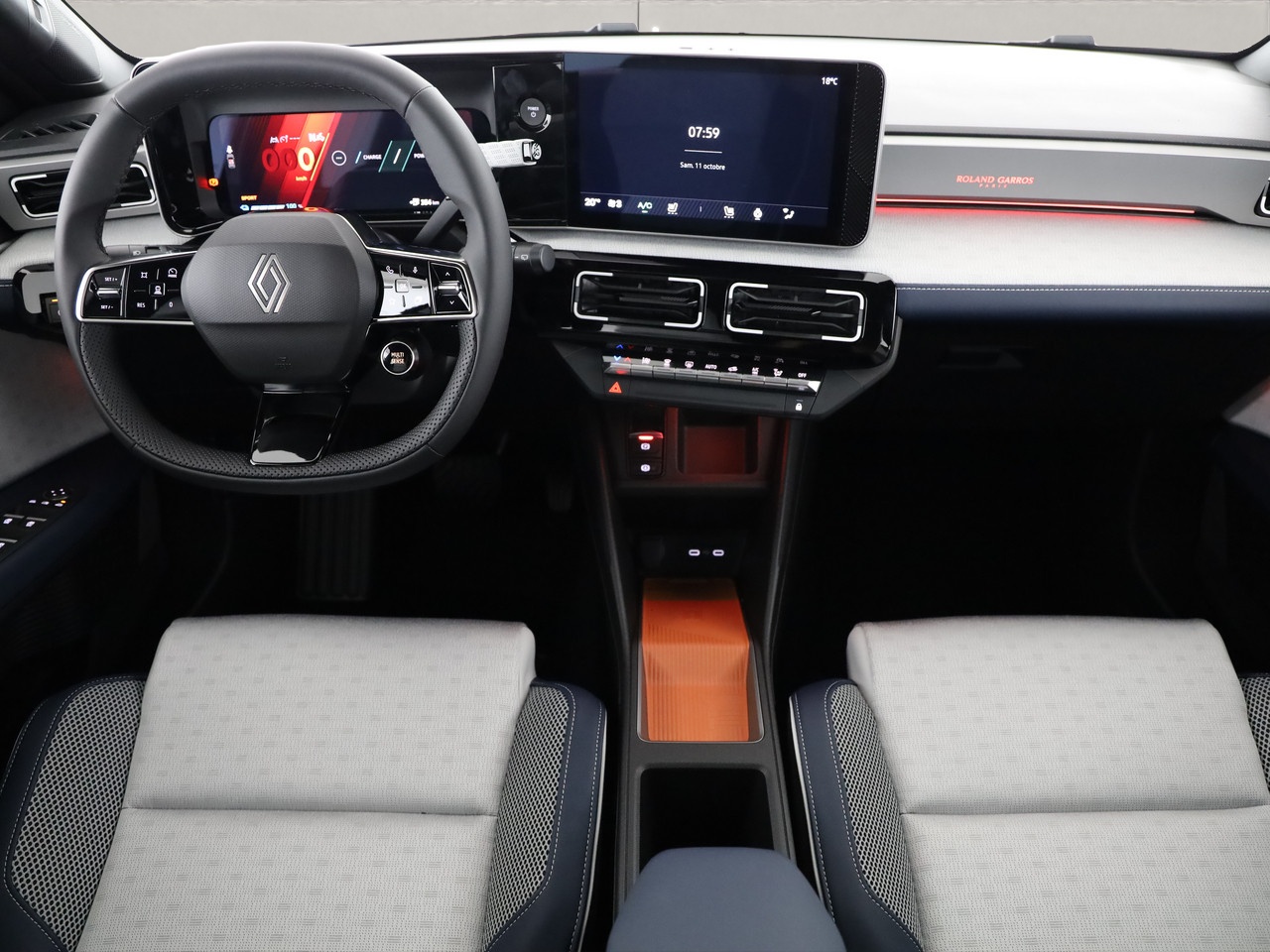 RENAULT R5 E-Tech Comfort Range Roland Garros-image-4