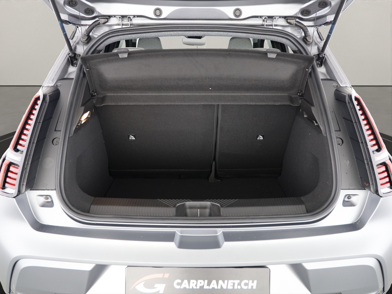RENAULT R5 E-Tech Comfort Range Roland Garros-image-8