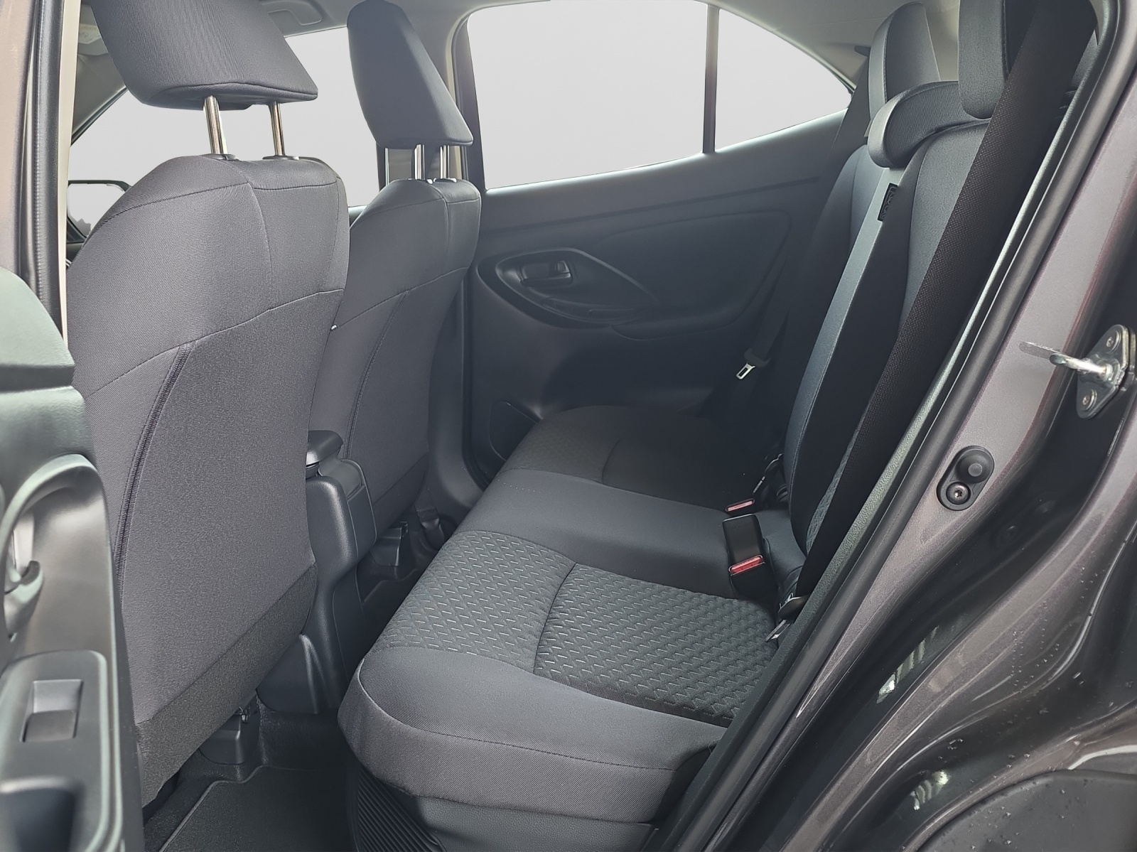 TOYOTA Yaris Cross 1.5 VVT-i HSD Comfort AWD-i-image-11
