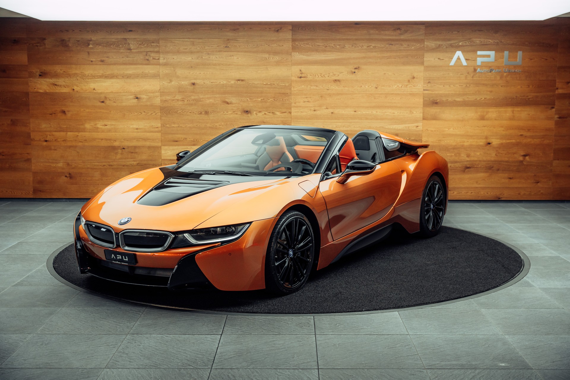 BMW i8 Roadster-image-3