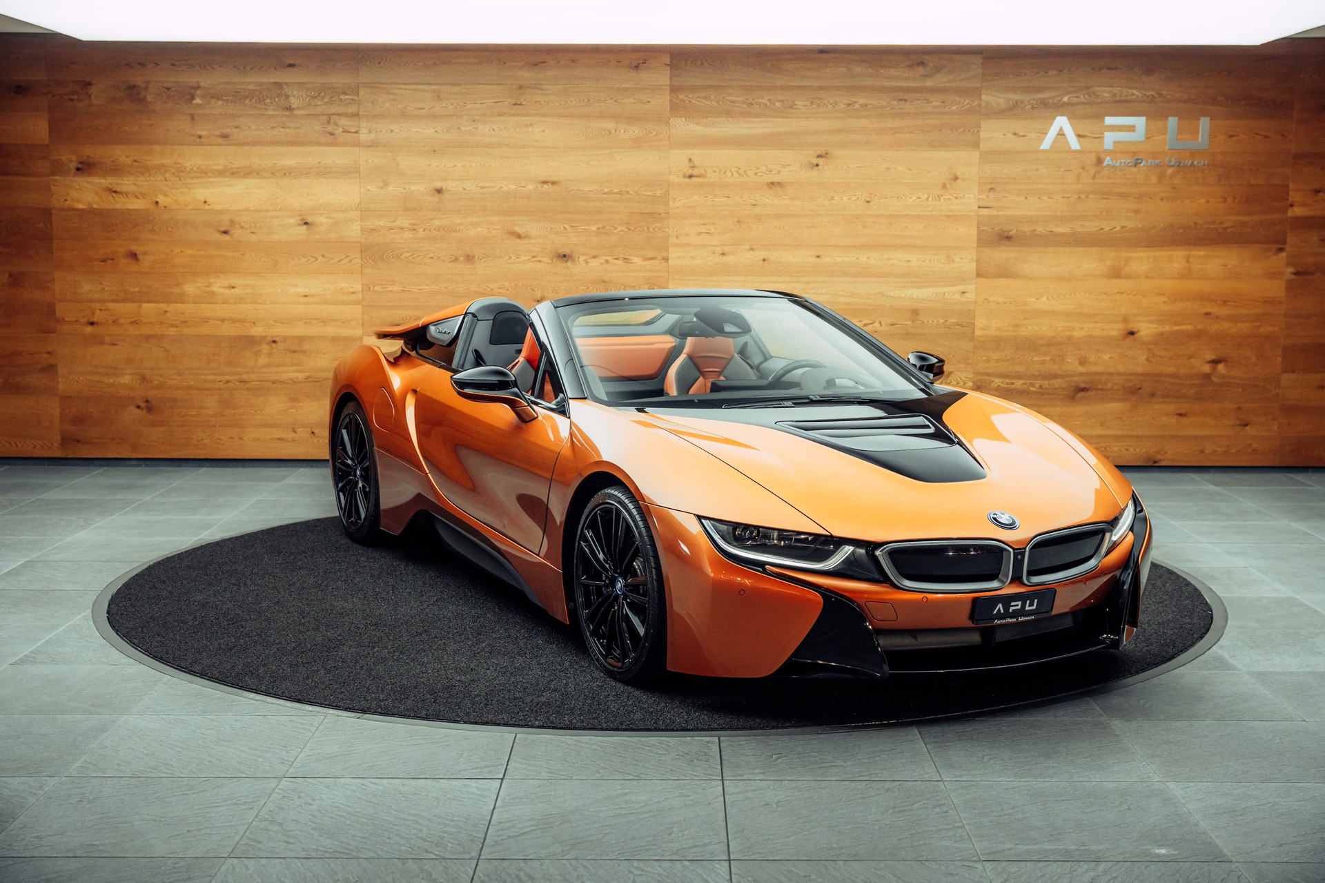 BMW i8 Roadster-image-0