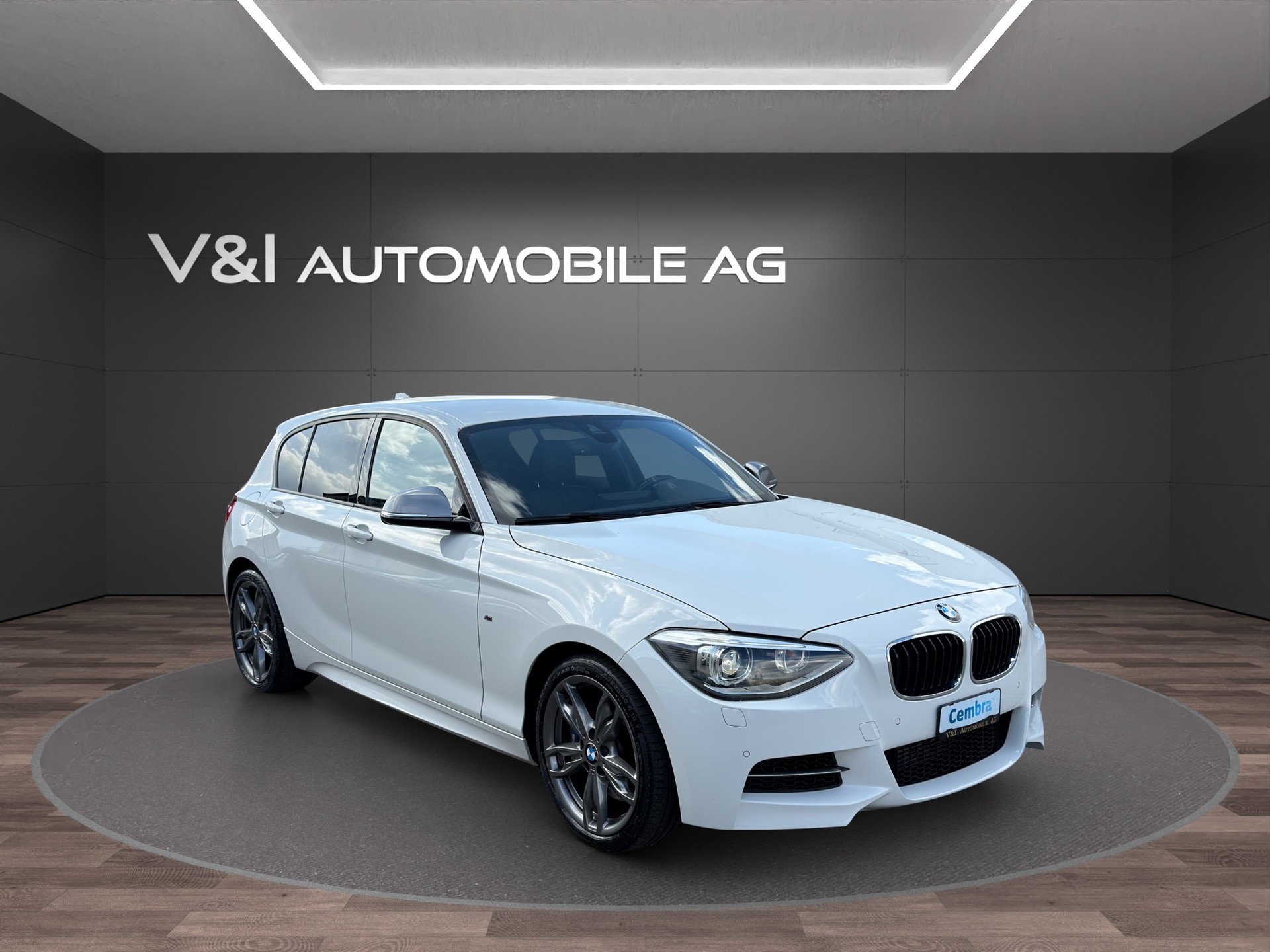 BMW M135i xDrive Steptronic-image-1