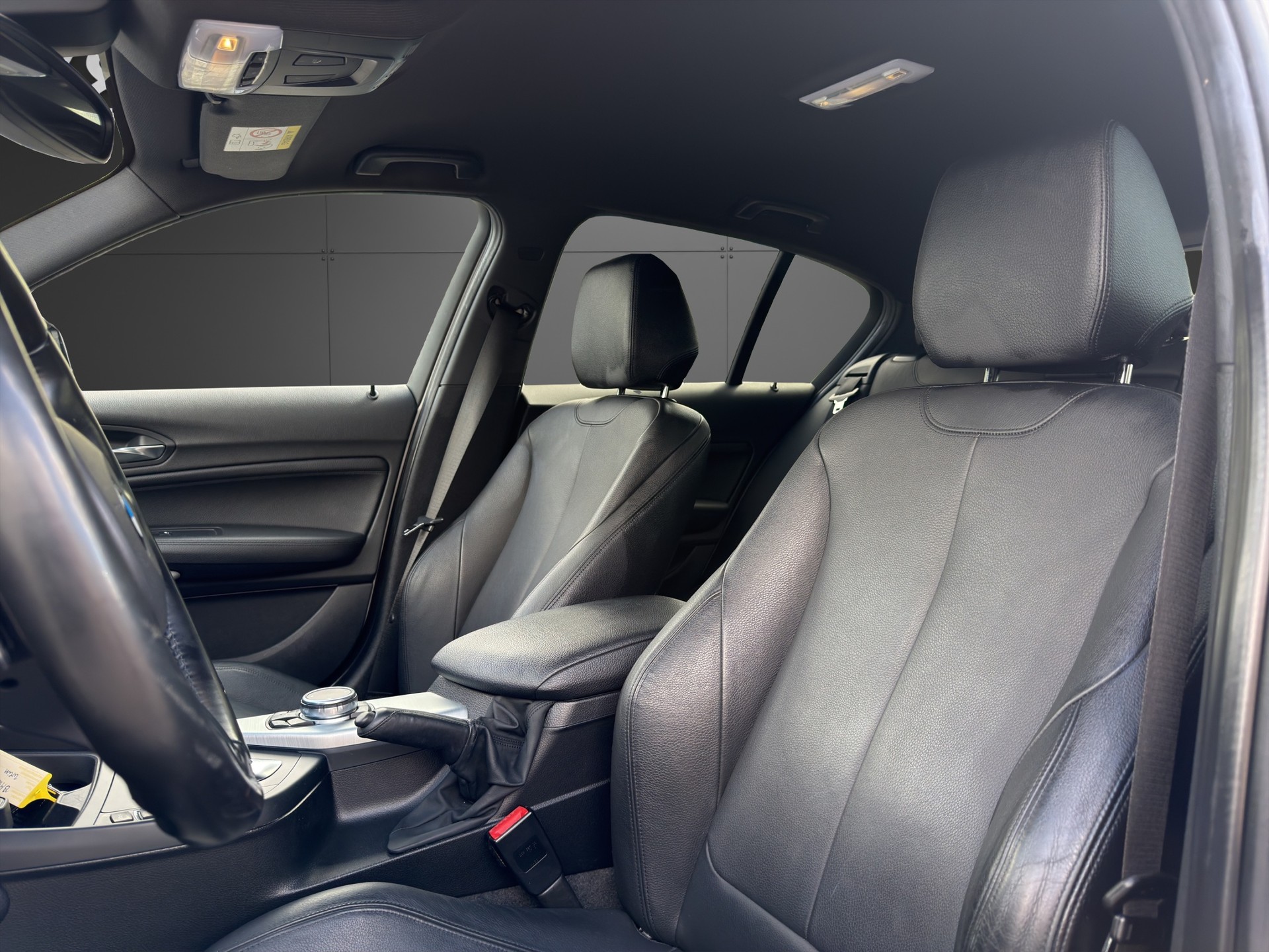 BMW M135i xDrive Steptronic-image-21