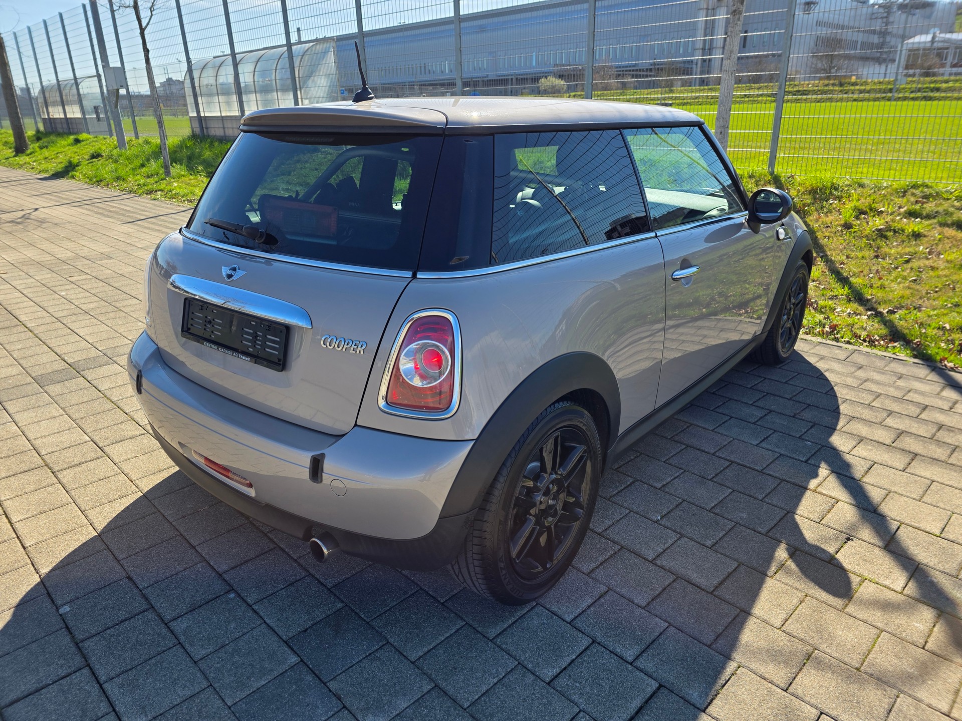 MINI Cooper-image-3