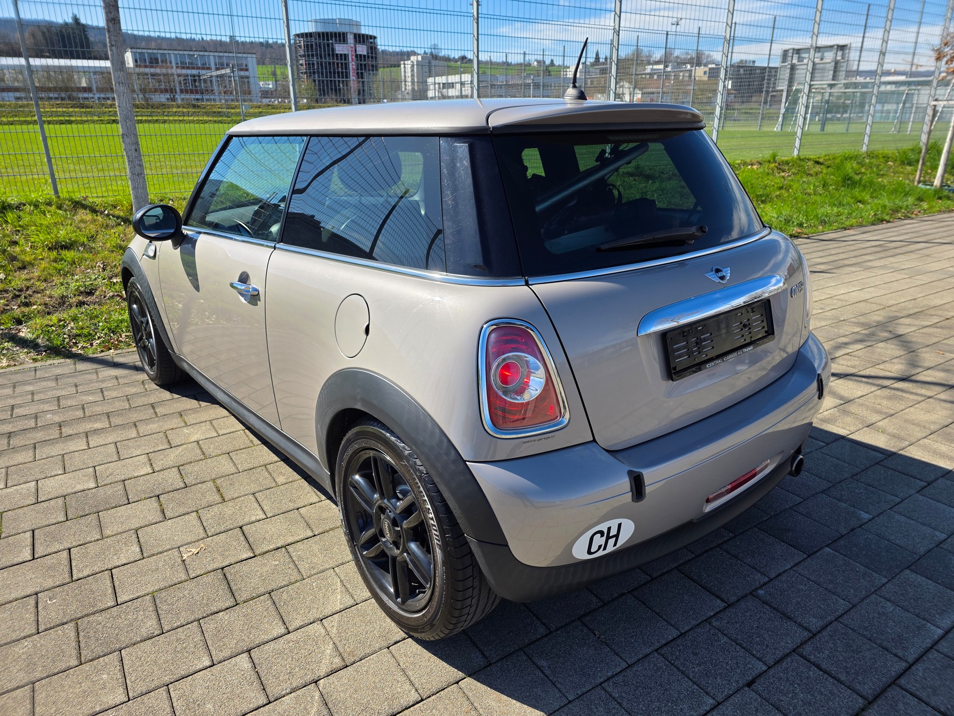 MINI Cooper-image-2