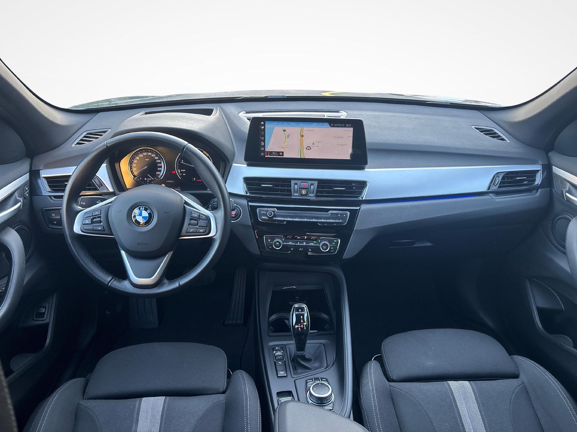 BMW X1 18d xDrive-image-8