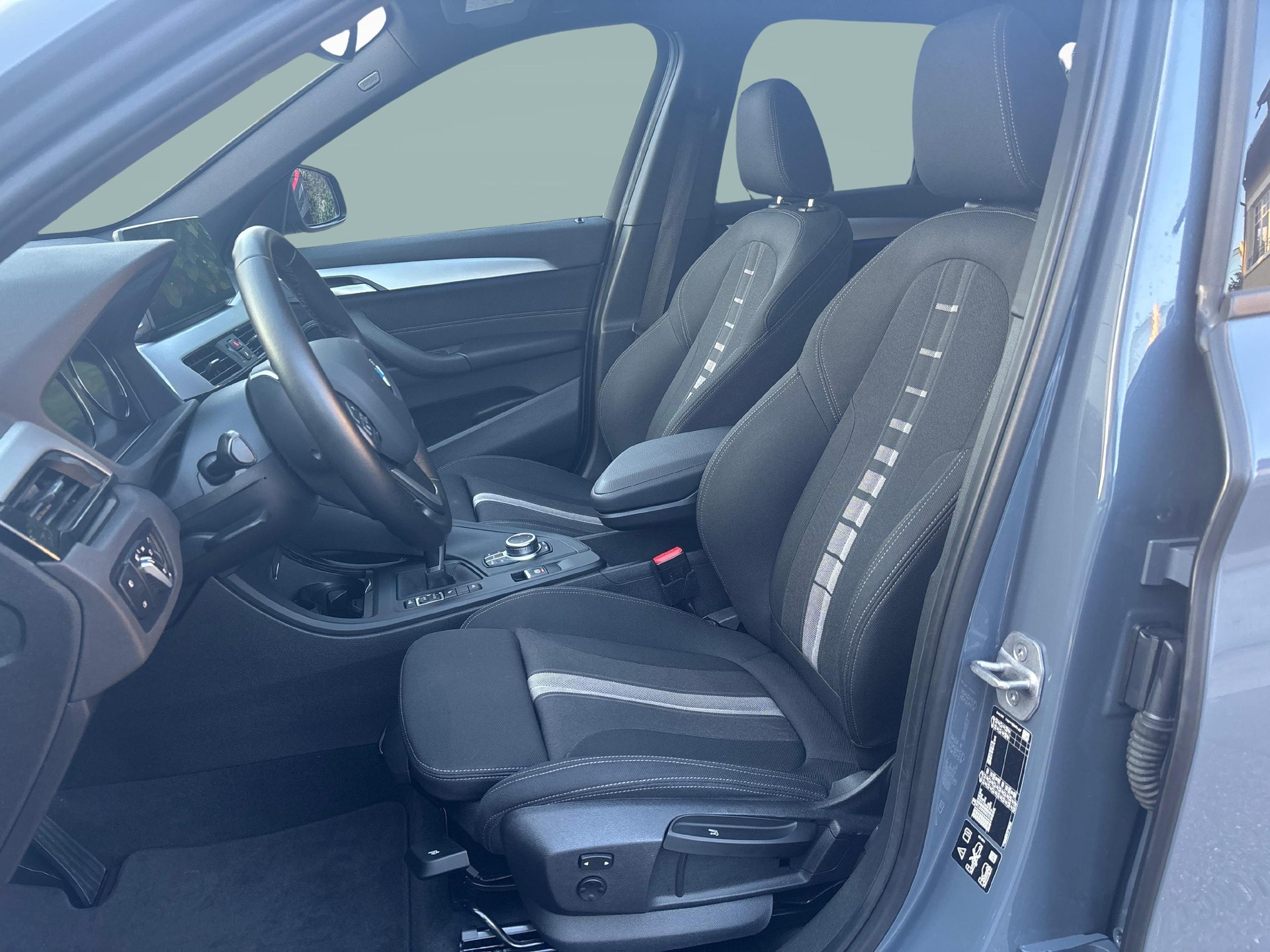 BMW X1 18d xDrive-image-9
