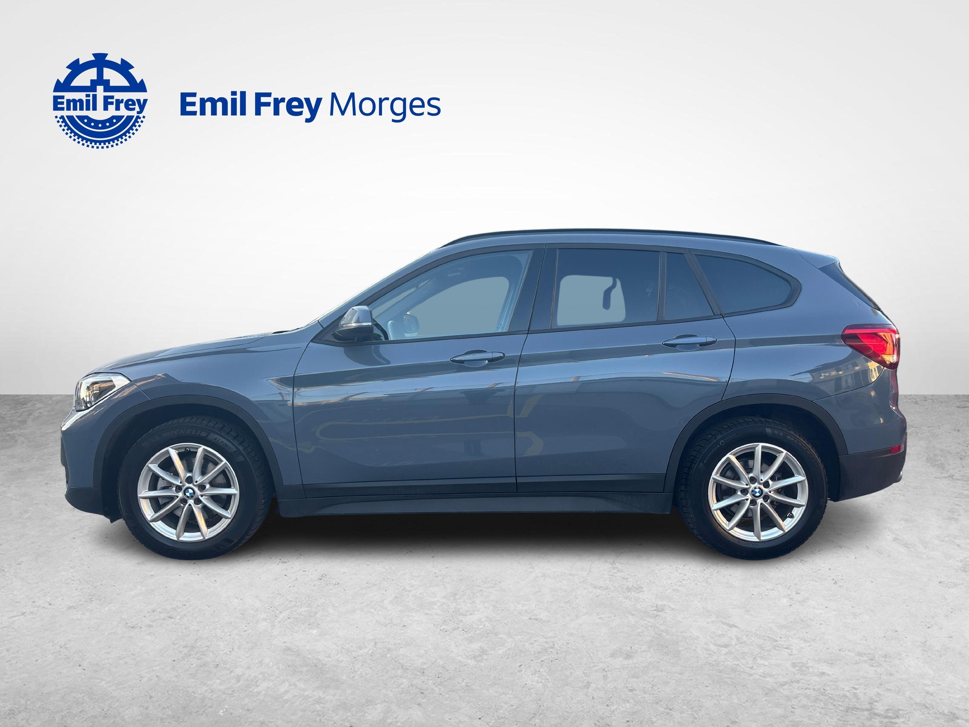 BMW X1 18d xDrive-image-5