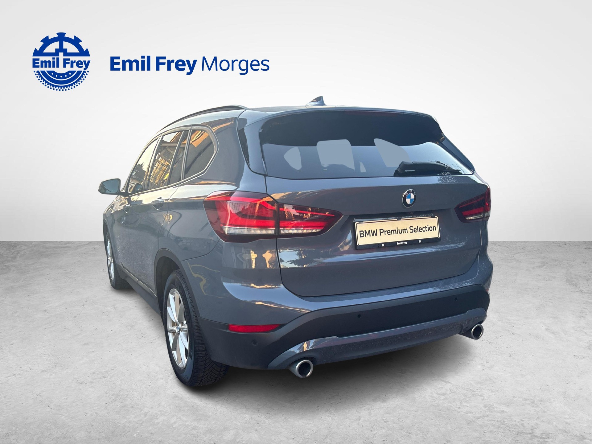 BMW X1 18d xDrive-image-4