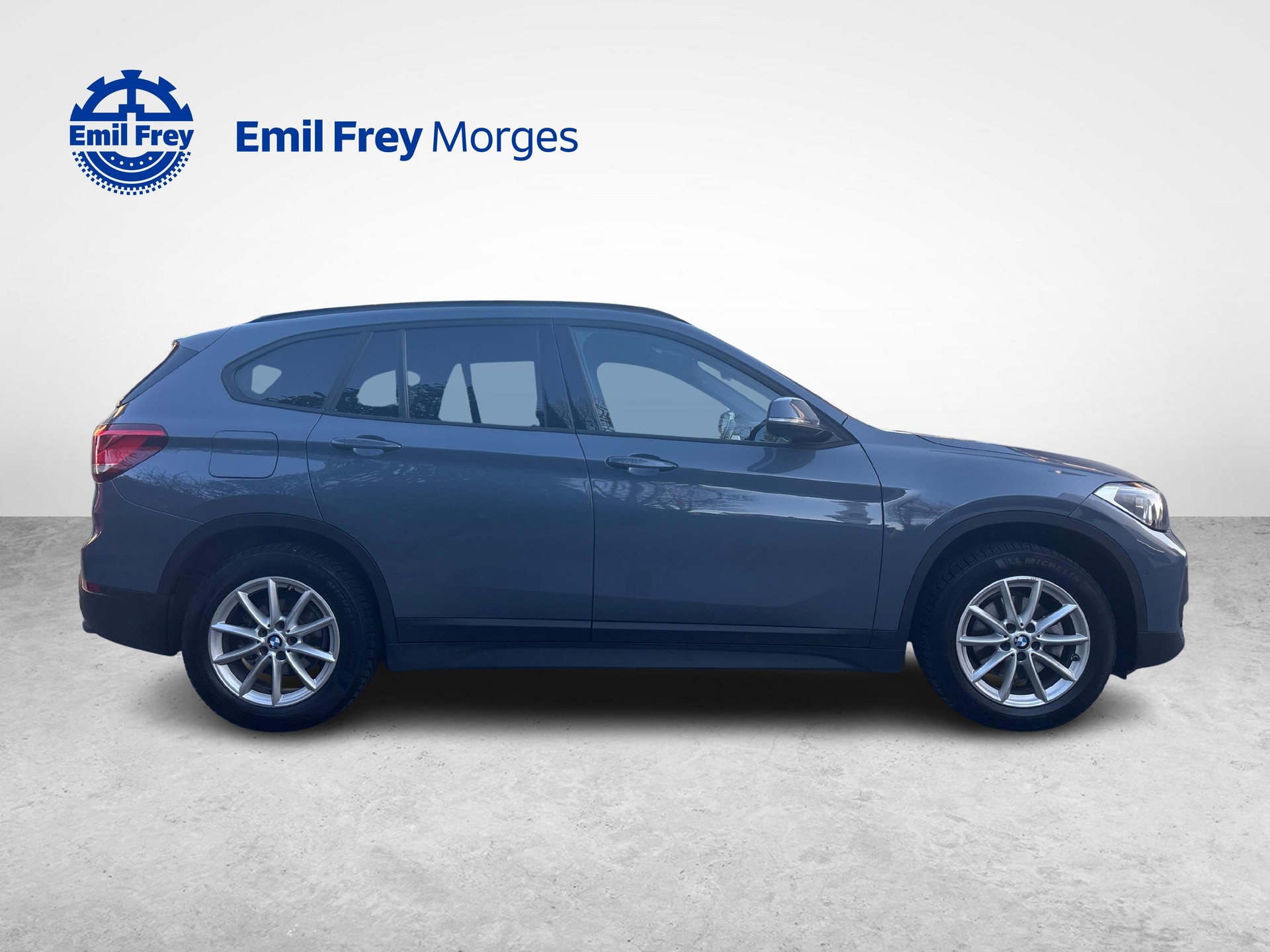BMW X1 18d xDrive-image-1