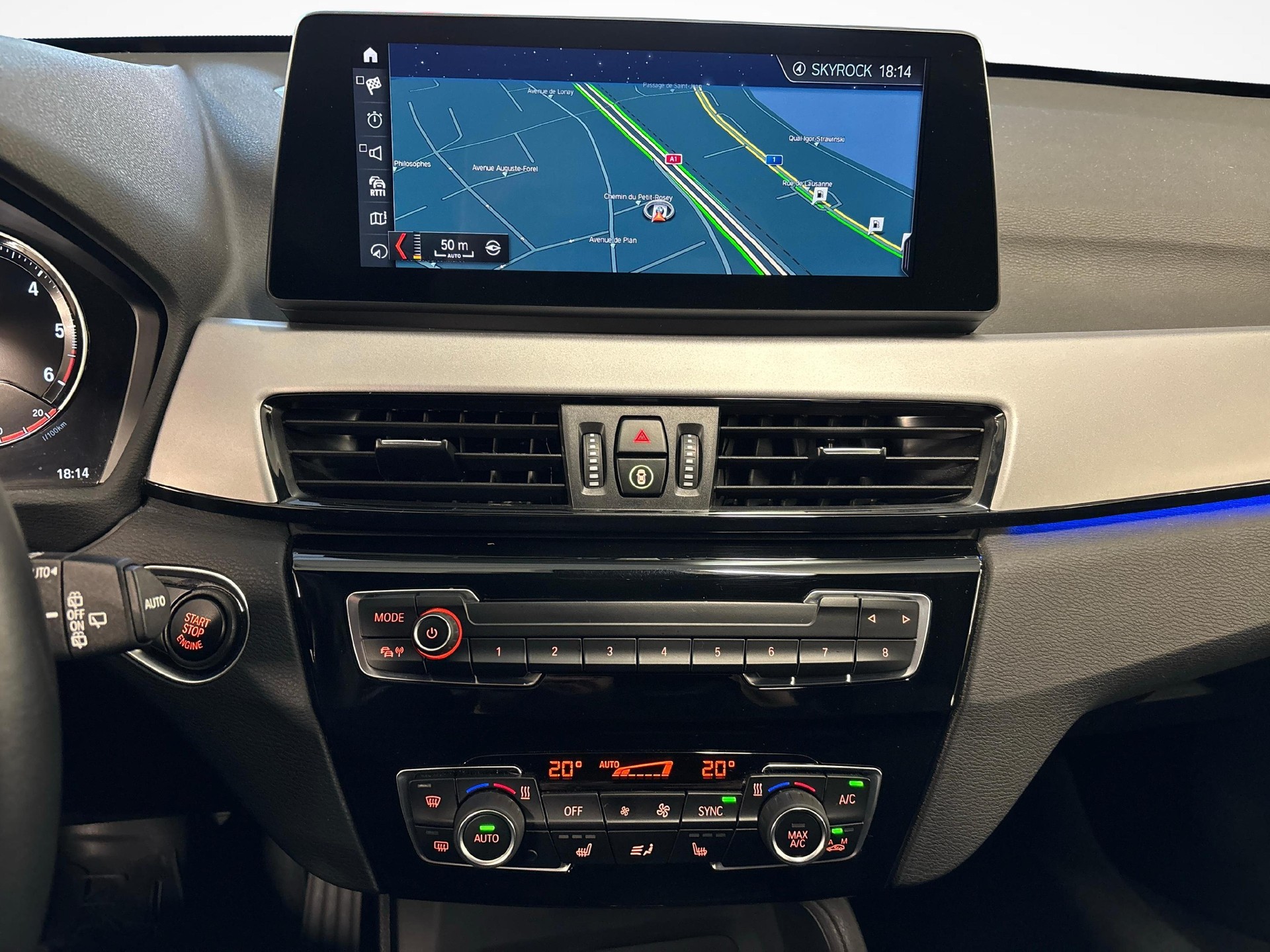 BMW X1 18d xDrive-image-17