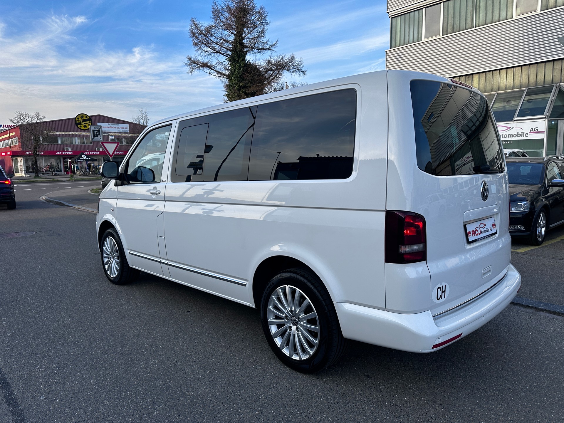 VW T5 Multivan 2.0 TDI CR Family Life DSG-image-6