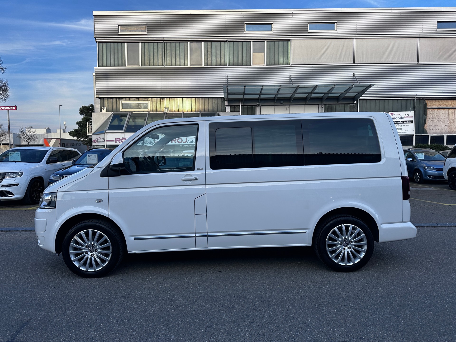 VW T5 Multivan 2.0 TDI CR Family Life DSG-image-0