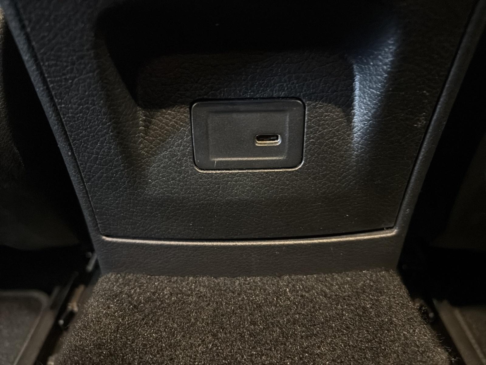 MERCEDES-BENZ CLA 35 AMG 4matic Shooting Brake-image-14