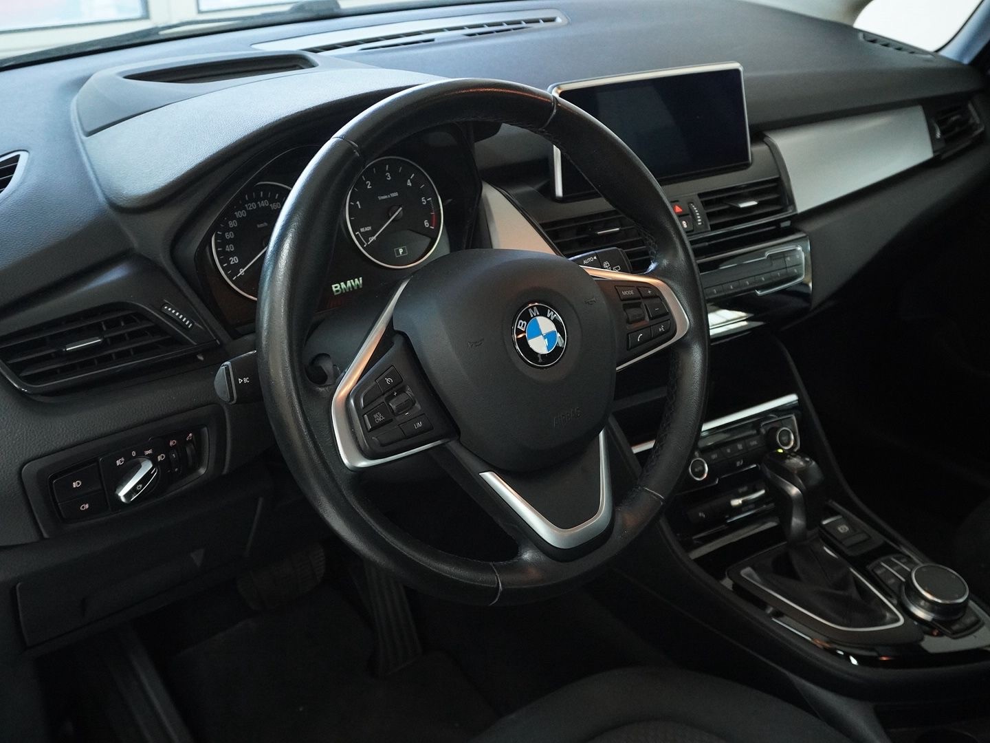 BMW 218d Gran Tourer Steptronic-image-2