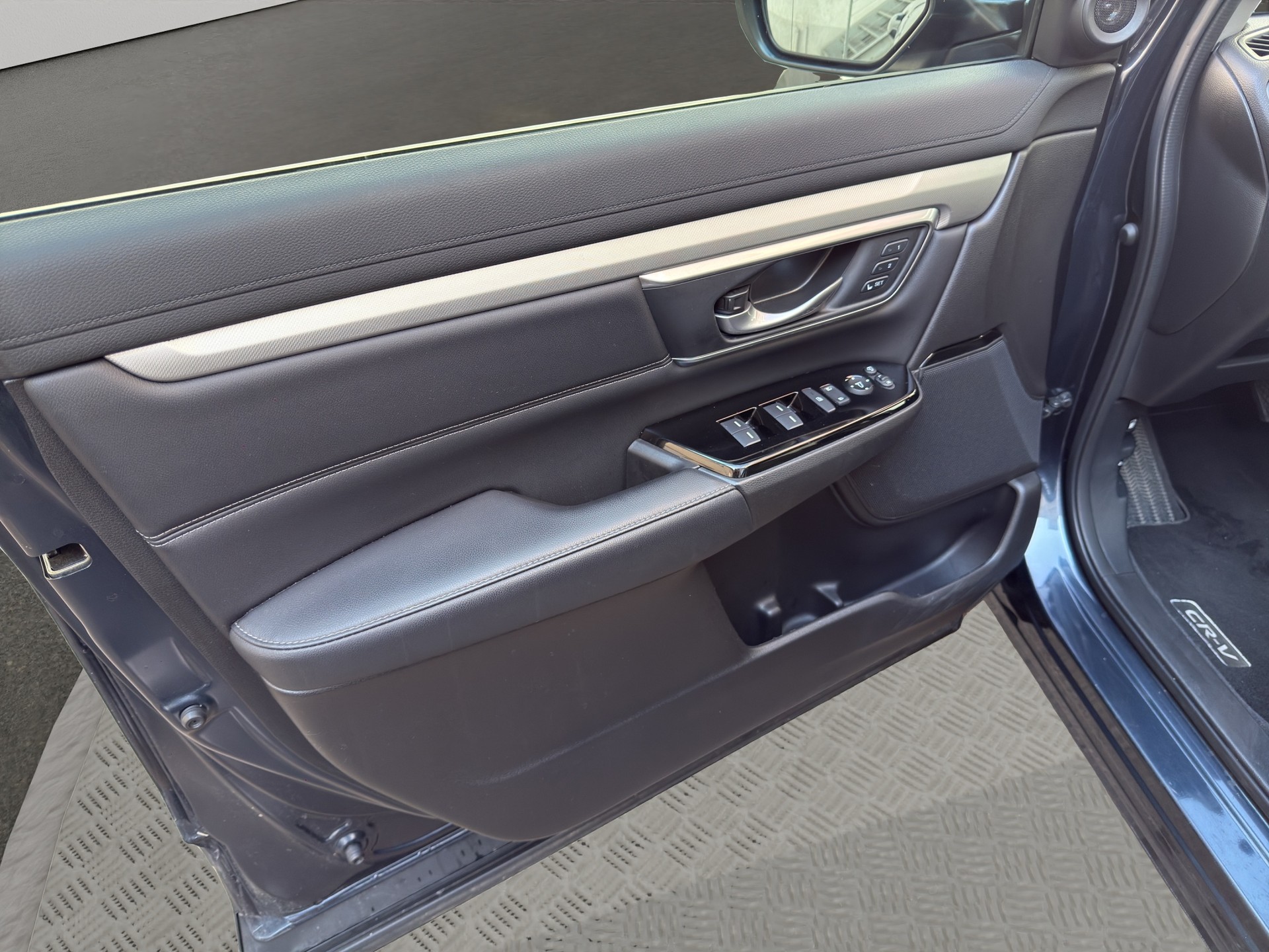 HONDA CR-V 2.0 i-MMD Executive 4WD-image-13