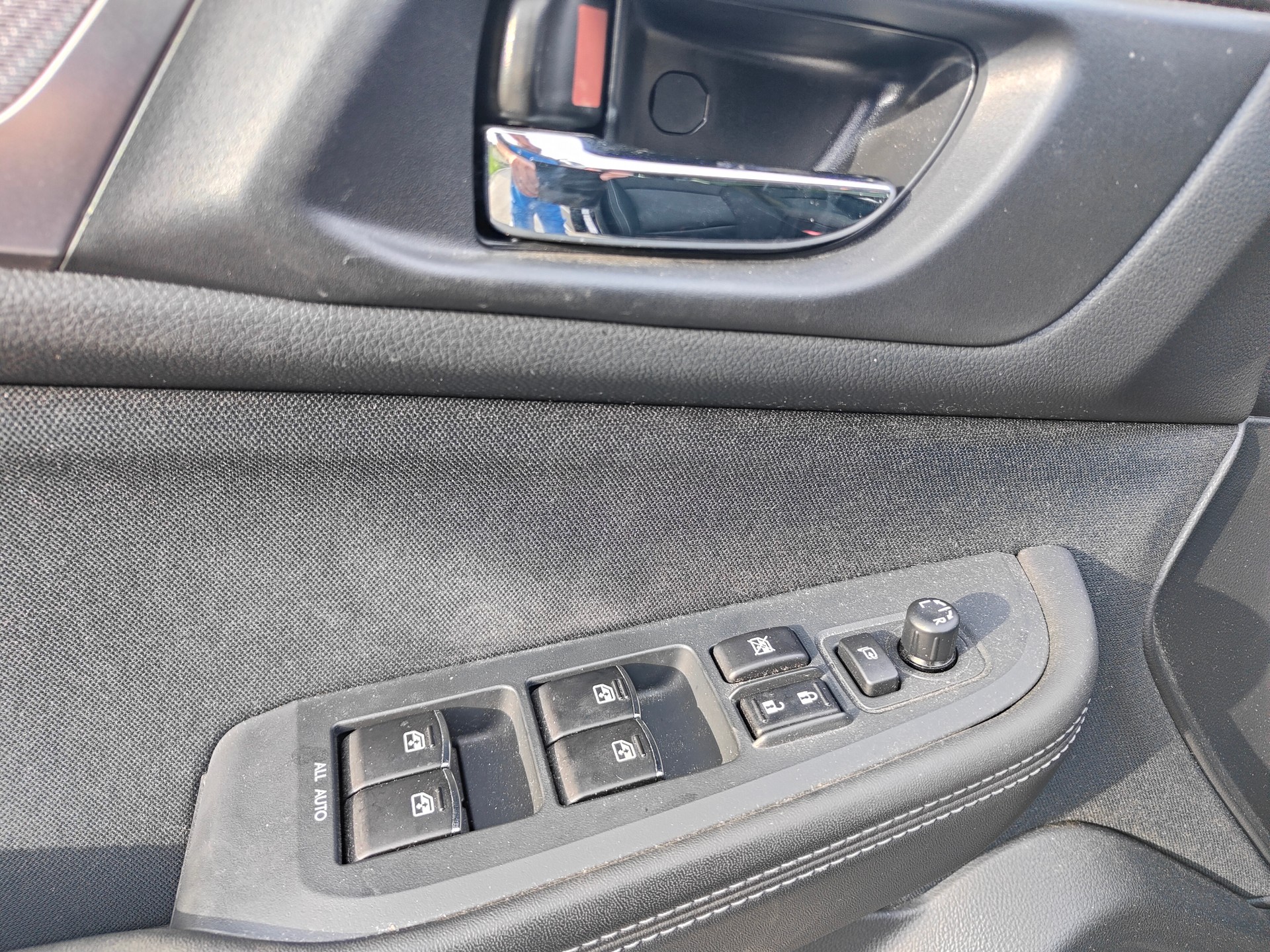 SUBARU Outback 2.5i Swiss Plus AWD Lineartronic-image-15