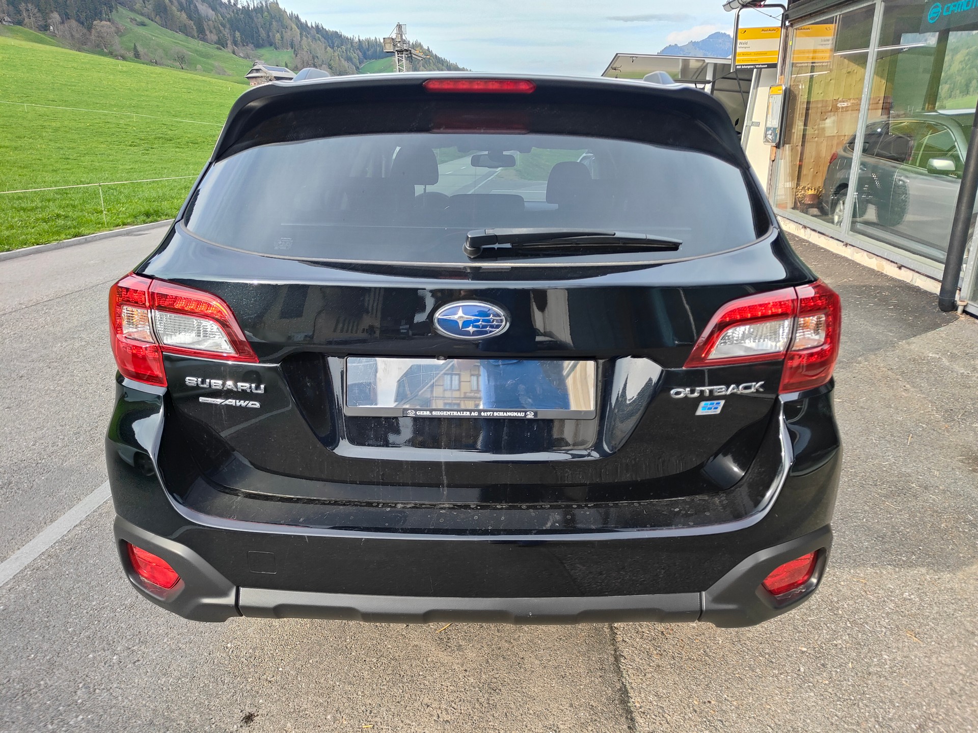SUBARU Outback 2.5i Swiss Plus AWD Lineartronic-image-5