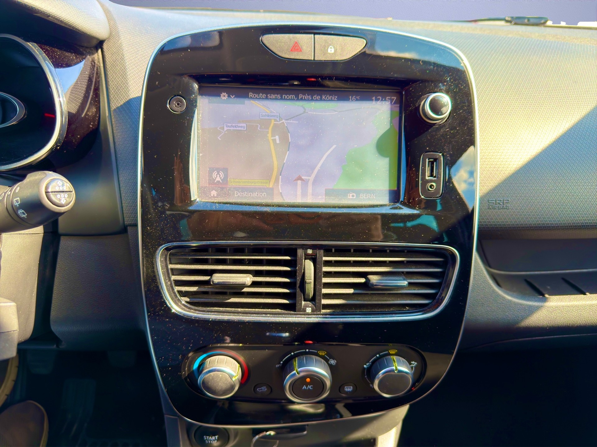 RENAULT Clio 0.9 Intens-image-15