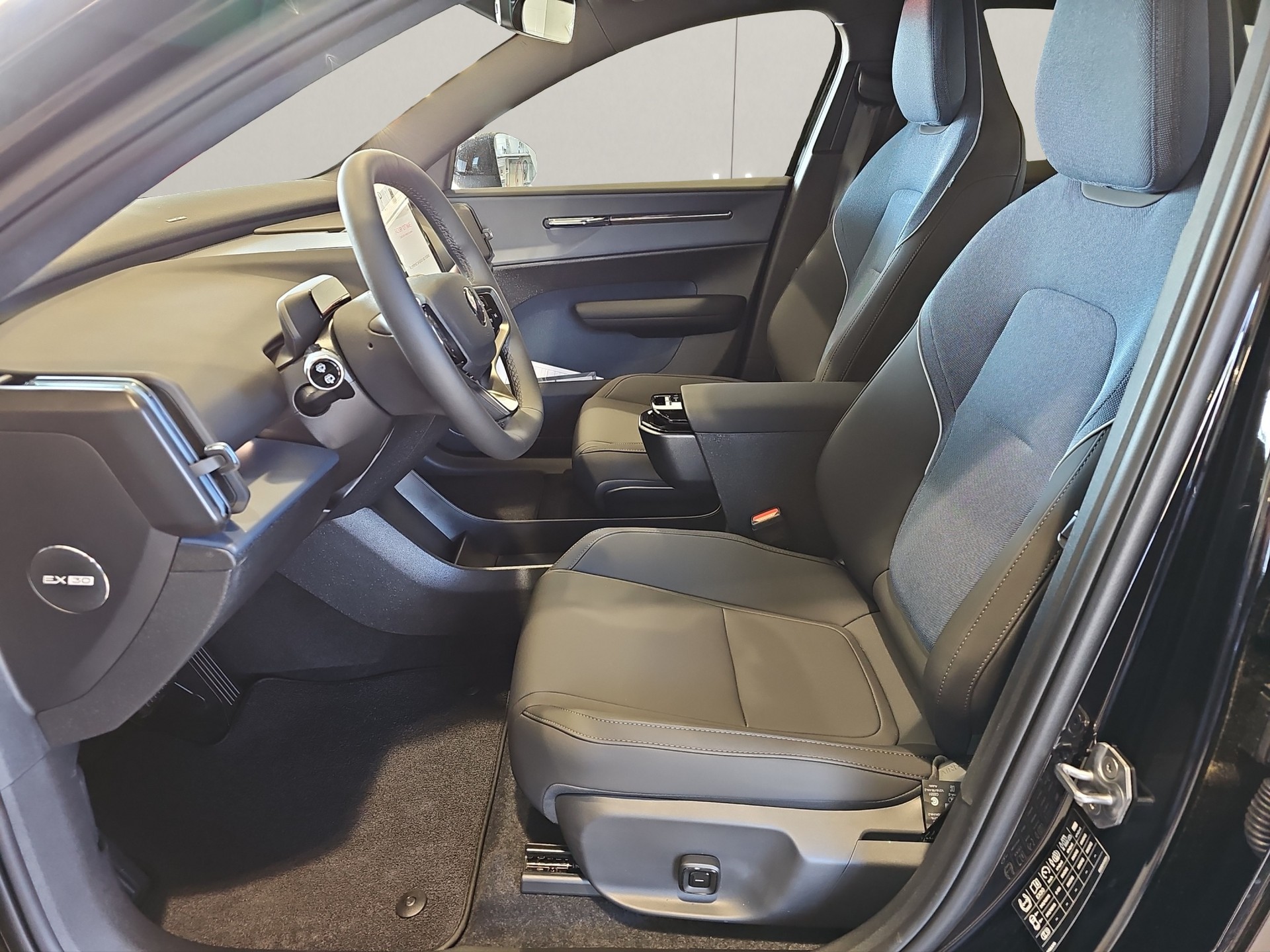 VOLVO EX30 E60 Plus-image-5