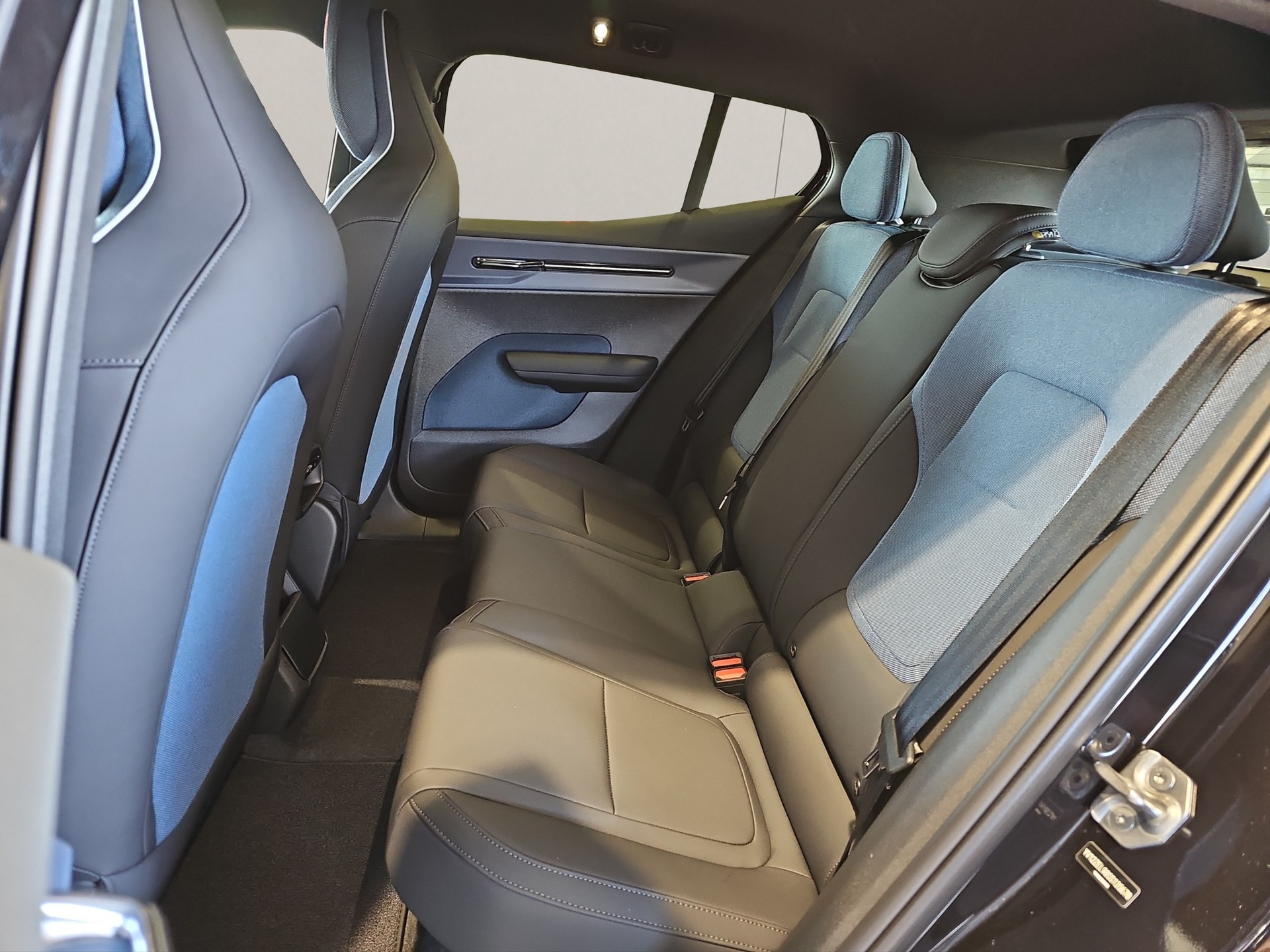 VOLVO EX30 E60 Plus-image-6