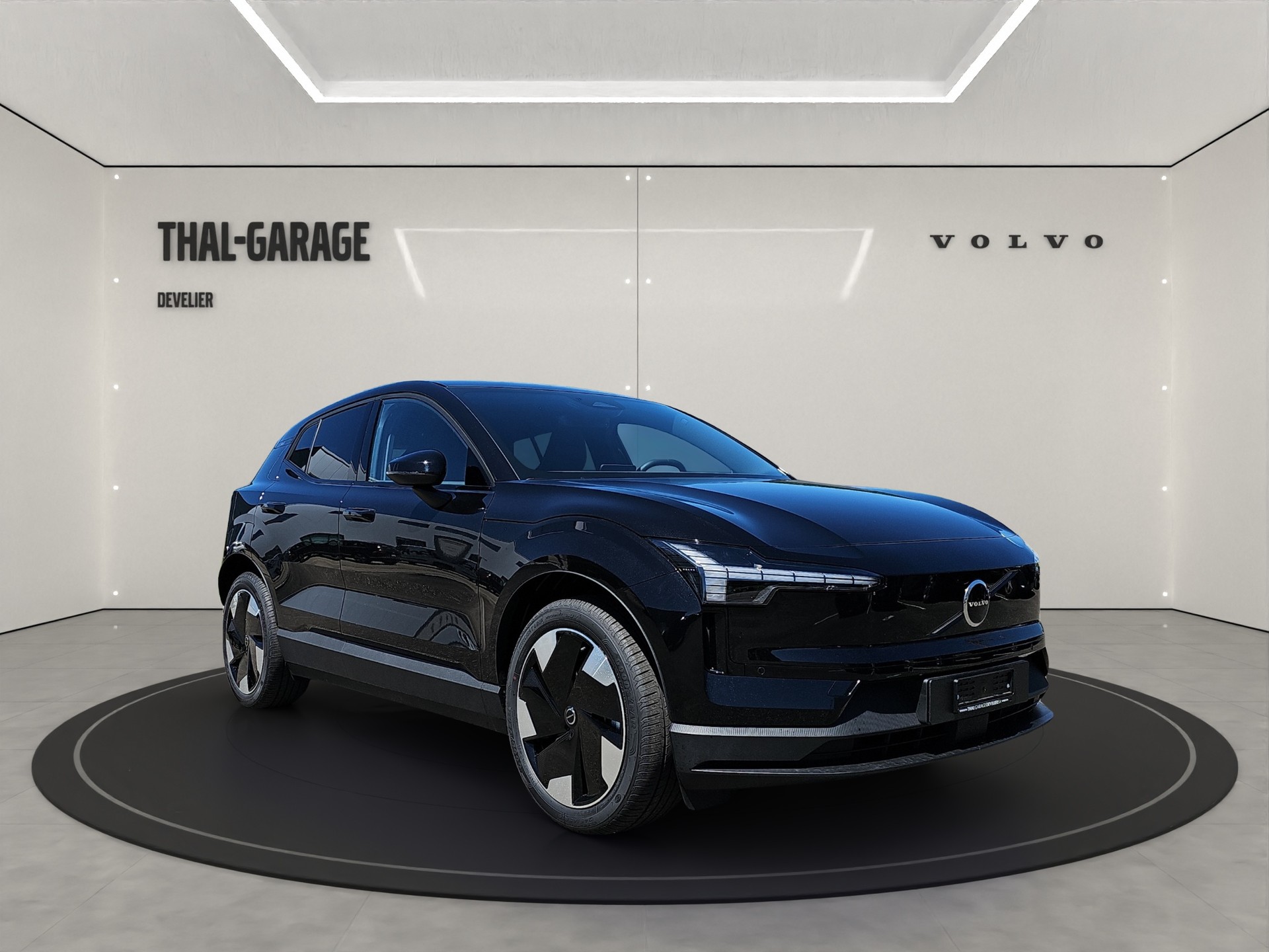 VOLVO EX30 E60 Plus-showroom-element-2
