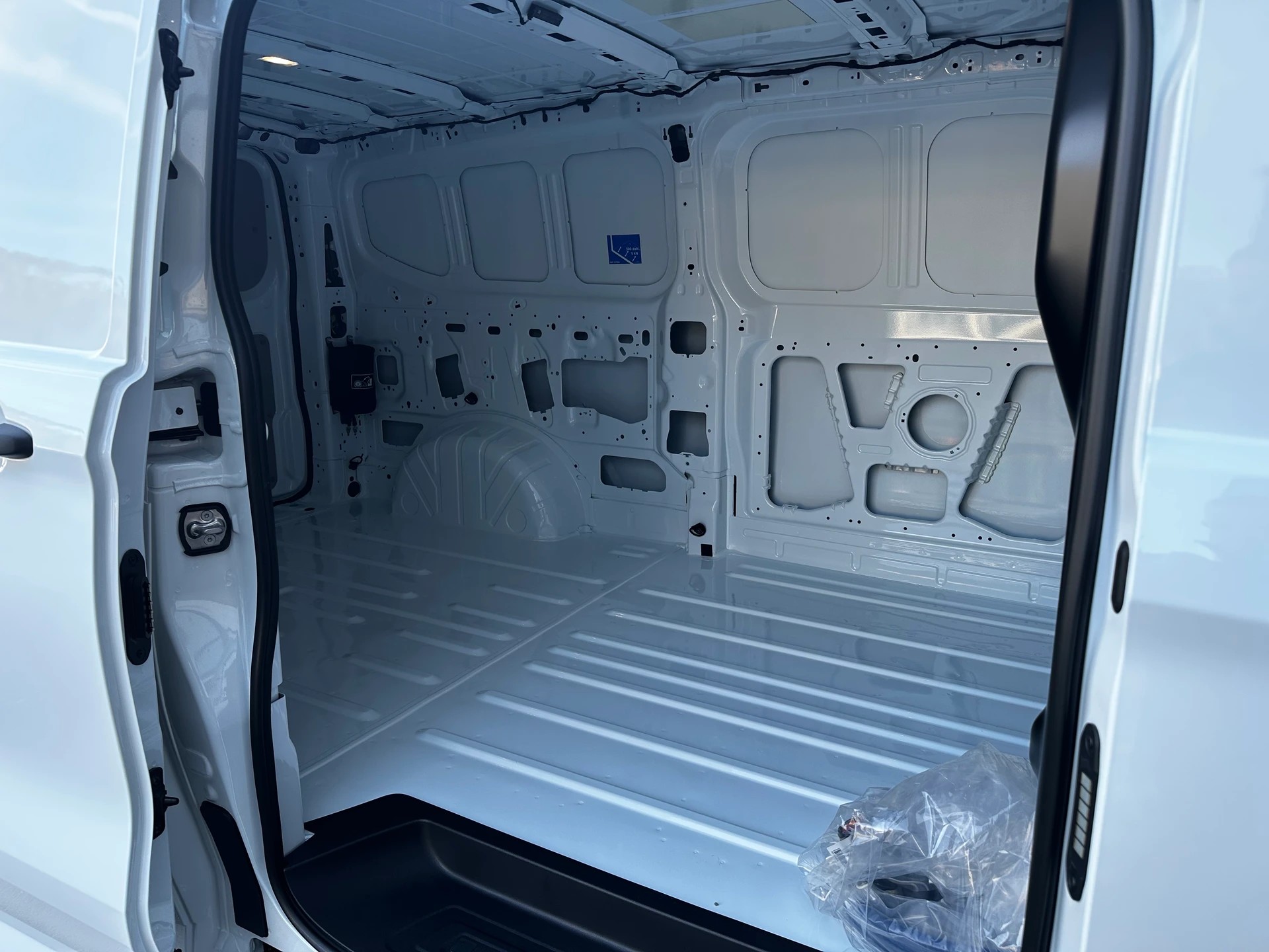 FORD Transit Custom Van 340 L2H1 65kWh Trend-image-7